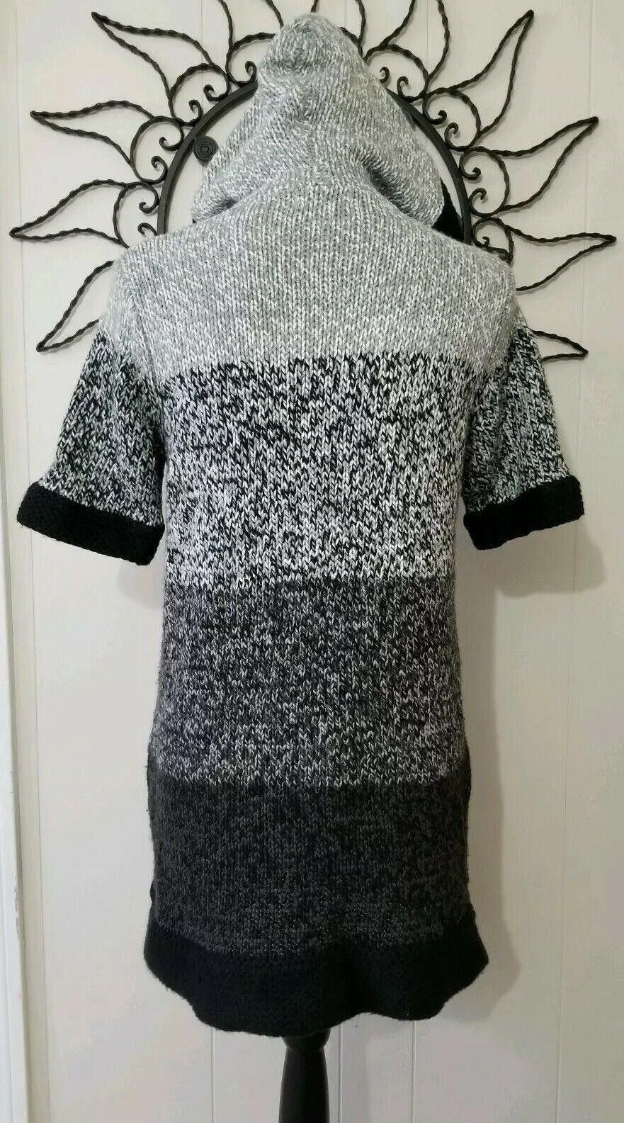 Other Dressbarn Sweater Small Short Sleeve Chunky Knit Hood Black Size S / US 4 / IT 40 - 2 Thumbnail