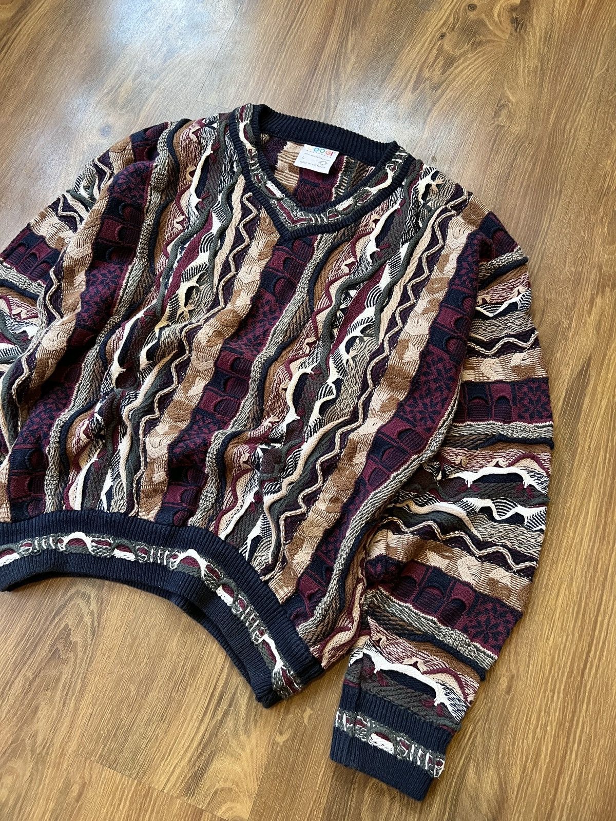 Coogi Rare Coogi V Neck 3D Knit /Sweater (Red/Brown/White/Blue) Size US L / EU 52-54 / 3 - 2 Thumbnail