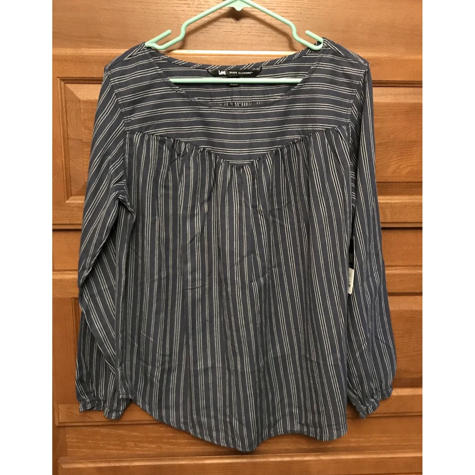 Lee Lee Blouse Womens M Blue NWT Shape Illusions striped Top White NEW Size M / US 6-8 / IT 42-44 - 2 Thumbnail
