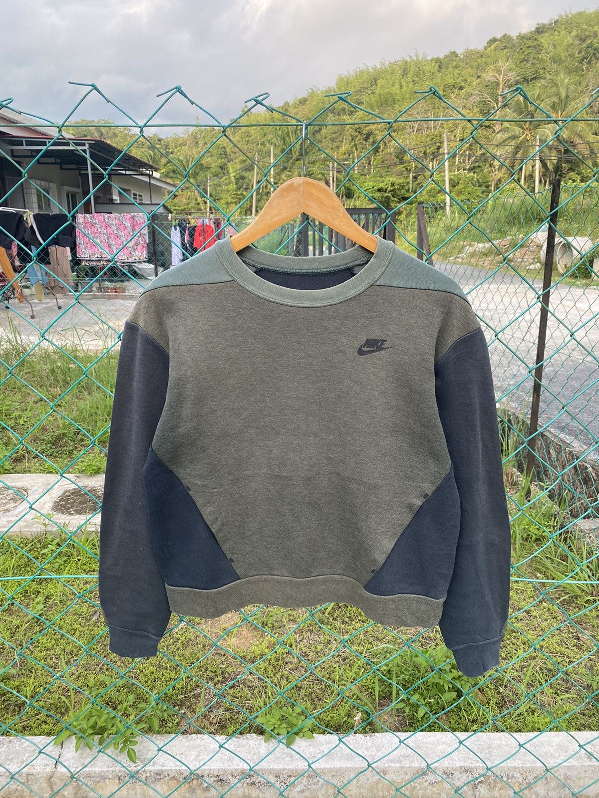 Nike Nike Multicolour Crewneck Sweater Size M / US 6-8 / IT 42-44 - 1 Thumbnail