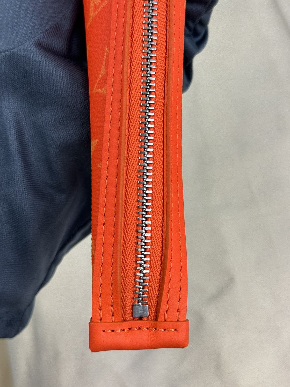 Louis Vuitton CARROT POUCH M80851 (RARE) Size ONE SIZE - 9 Thumbnail
