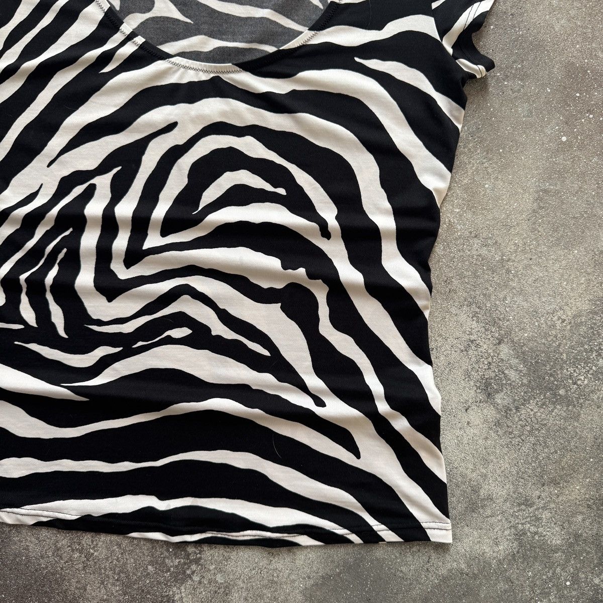 Dolce & Gabbana D&G Dolce & Gabbana Vintage Zebra Print Y2K T-Shirt Size M / US 6-8 / IT 42-44 - 7 Thumbnail