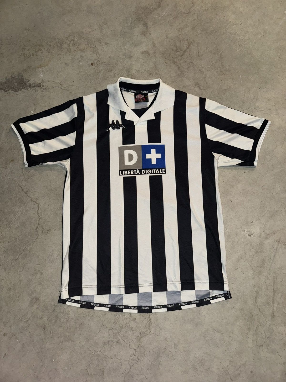 Kappa × Vintage VINTAGE KAPPA Juventus Football Soccer Jersey 1998/1999 Size US L / EU 52-54 / 3 - 1 Thumbnail