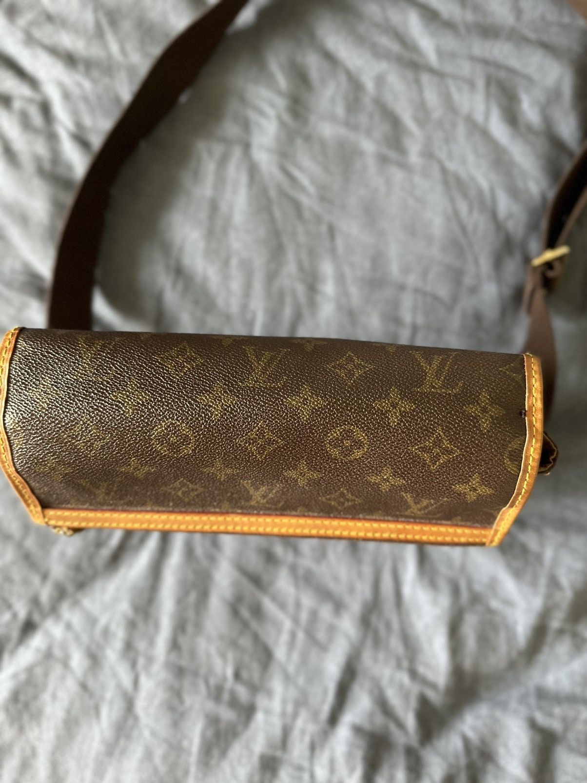 Louis Vuitton Louis Vuitton bag Size ONE SIZE - 2 Thumbnail