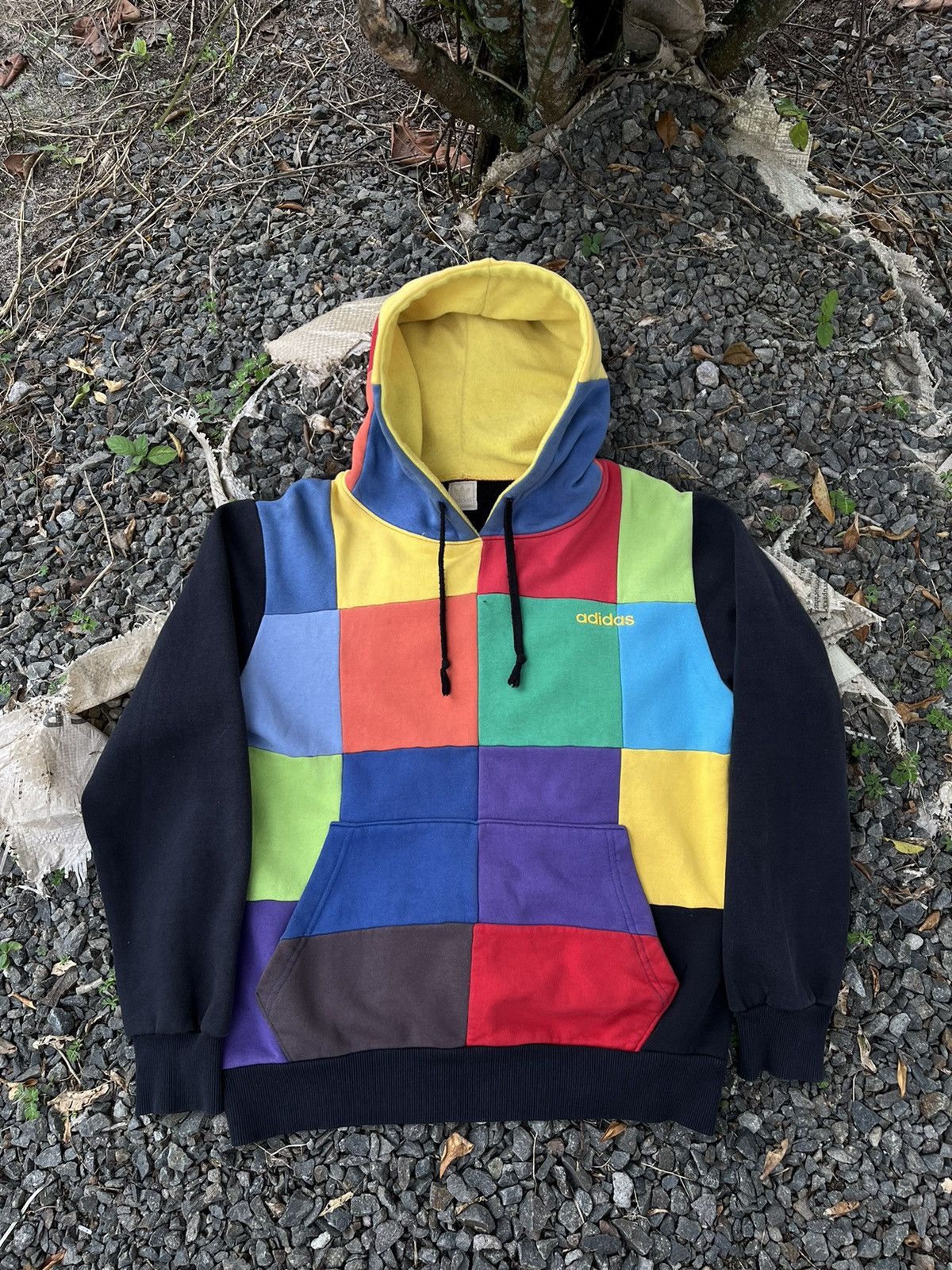 image of Hoddie Adidas Full Color Vintage in Black/Rainbow, Men's (Size Medium)