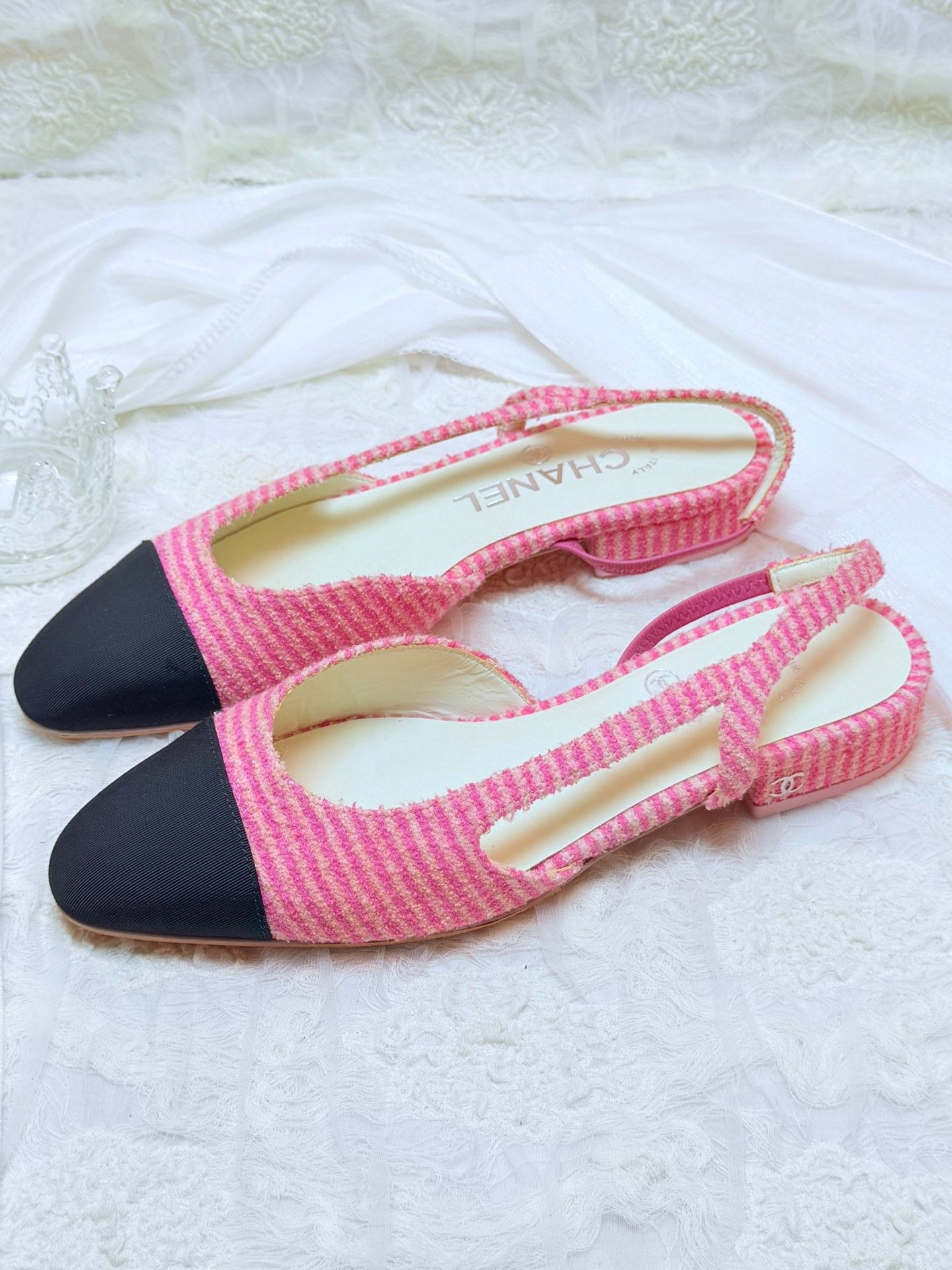 Chanel Chanel Striped Pink Lowtop Sneakers us_5 Women Size US 5 / IT 35 - 1 Thumbnail