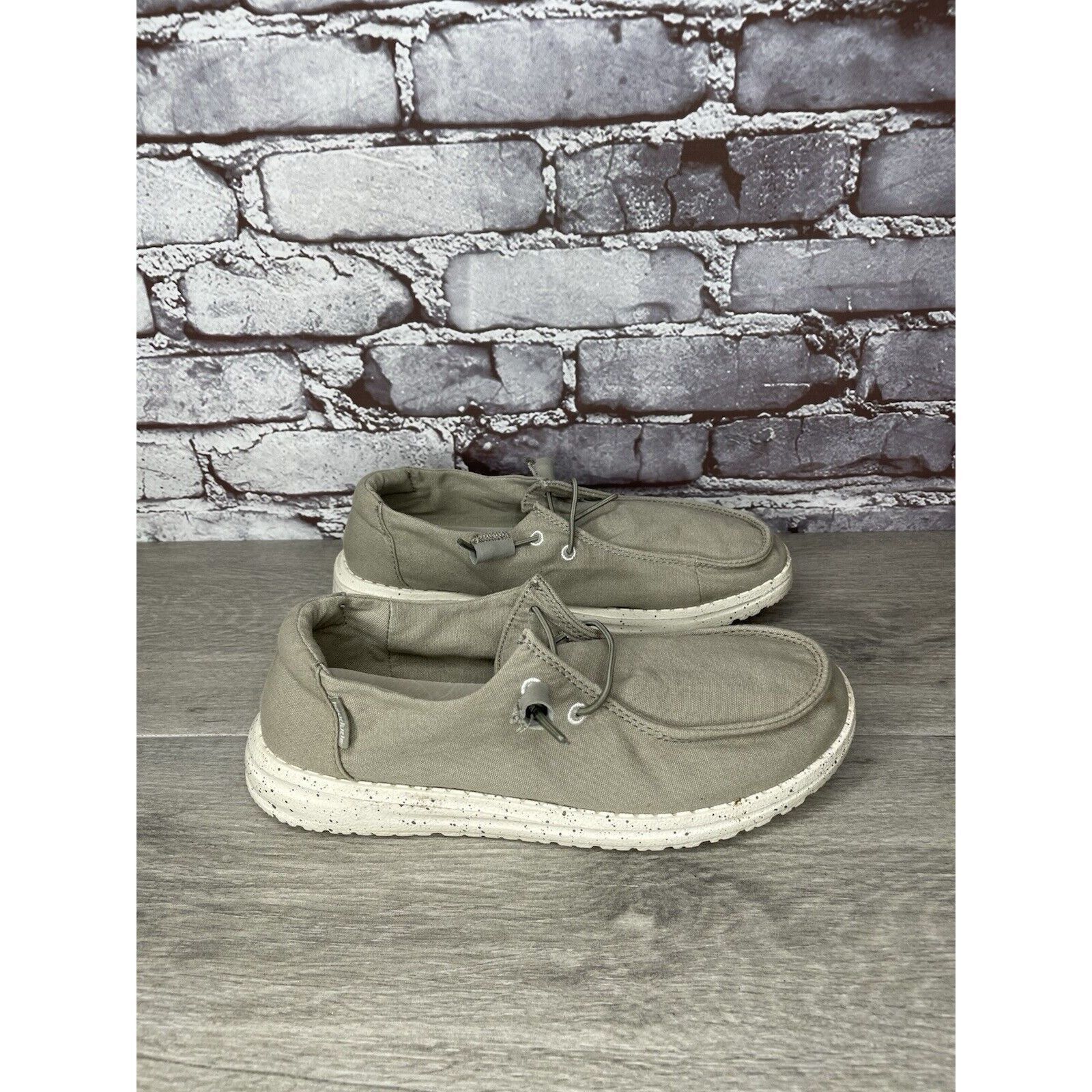 Other Hey Dude Wendy Grey Canvas Fabric Lace Lightweight Sneakers Size US 7 / IT 37 - 18 Thumbnail
