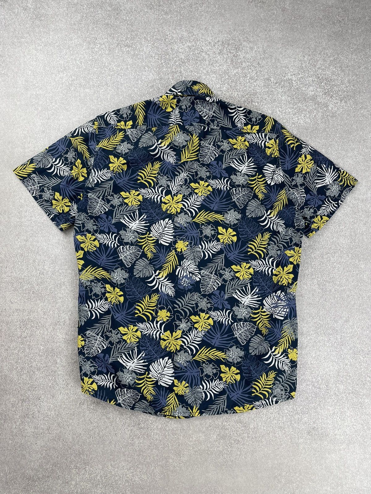 Hugo Boss Hugo Boss Rash Short Sleeve Shirt in Navy Floral Size S Size US S / EU 44-46 / 1 - 9 Thumbnail