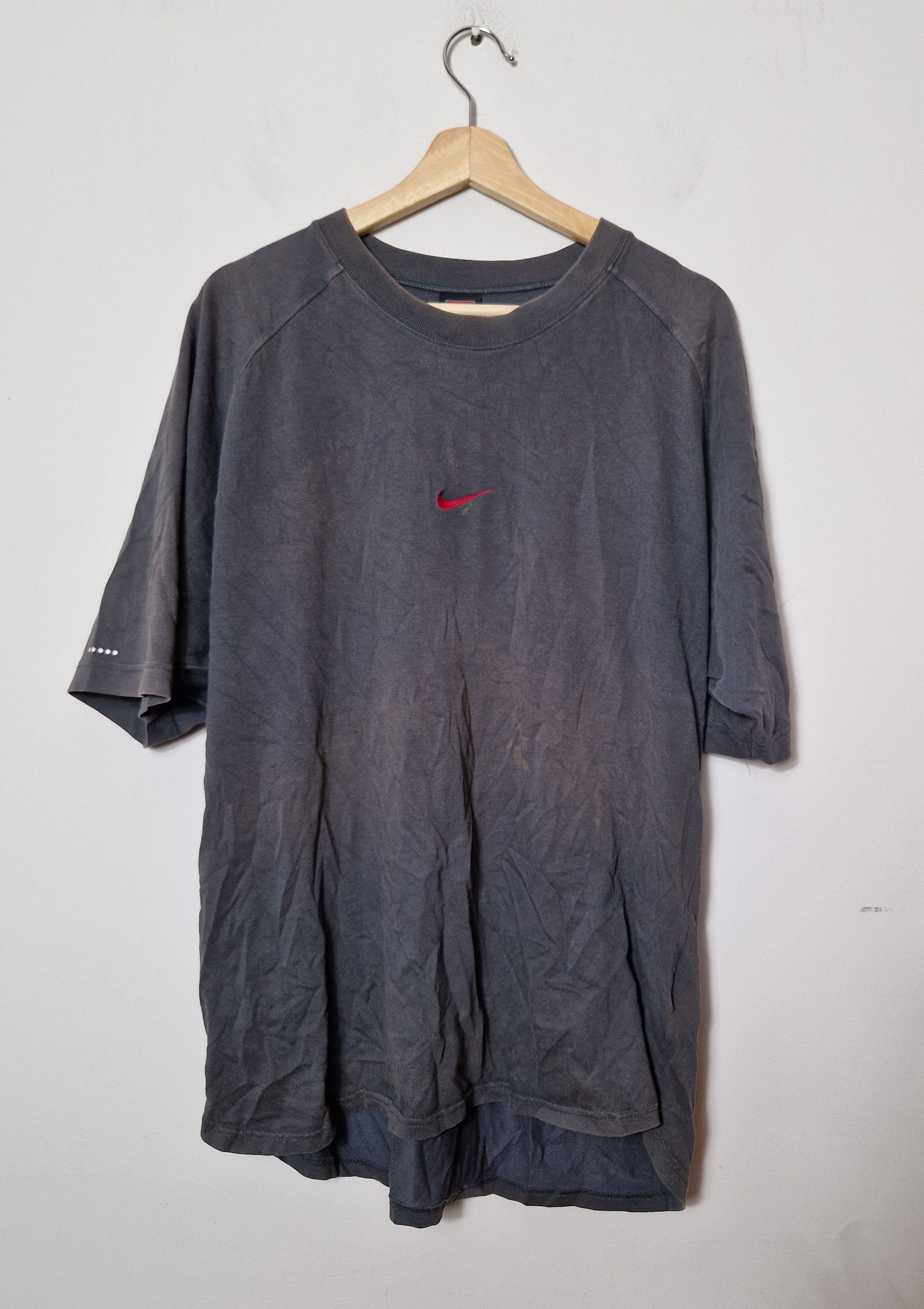 Nike × Vintage Nike vintage central swoosh tee 90s Size US L / EU 52-54 / 3 - 1 Thumbnail