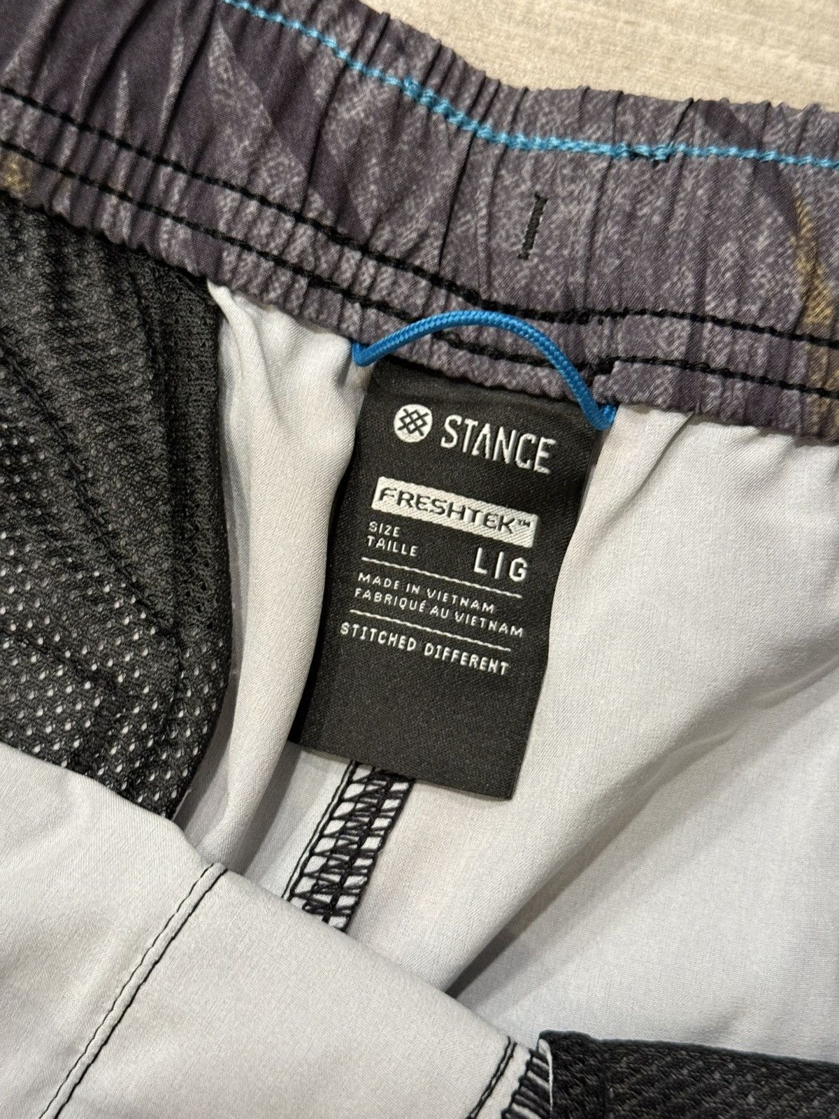 Stance Socks Stance Complex 2.0 Hybrid Short 7" Inseam BlackFade Sz Large Size US 34 / EU 50 - 4 Thumbnail