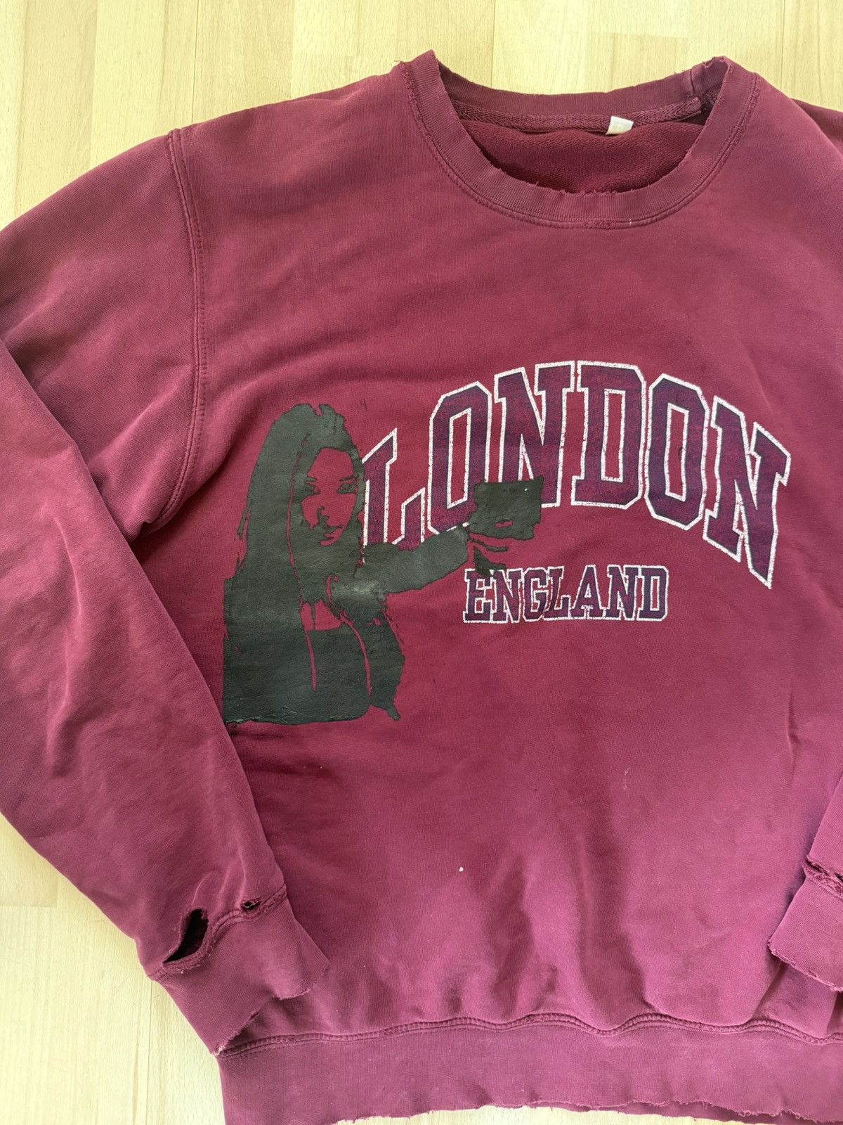 Vintage Distressed Girl with a Gun Natasha Alana screen print Size US M / EU 48-50 / 2 - 1 Thumbnail
