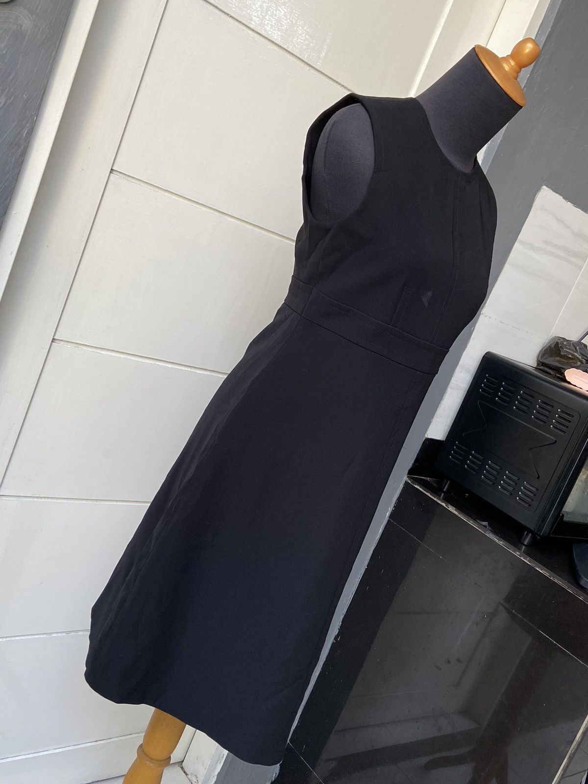 Louis Vuitton LOUIS VUITTON Black Midi Dress Size XS / US 0-2 / IT 36-38 - 9 Thumbnail