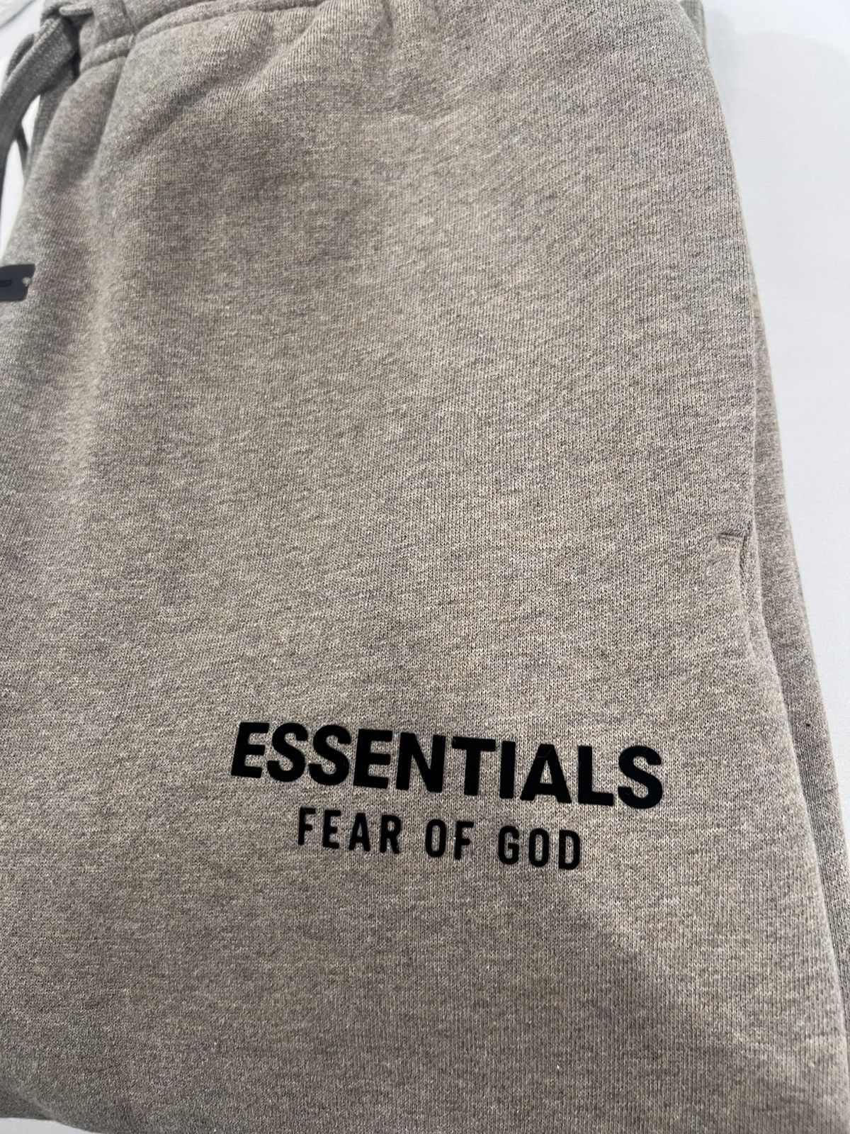 Fear of God Fear of god essentials classic sweatpants size Small Size US 30 / EU 46 - 6 Thumbnail