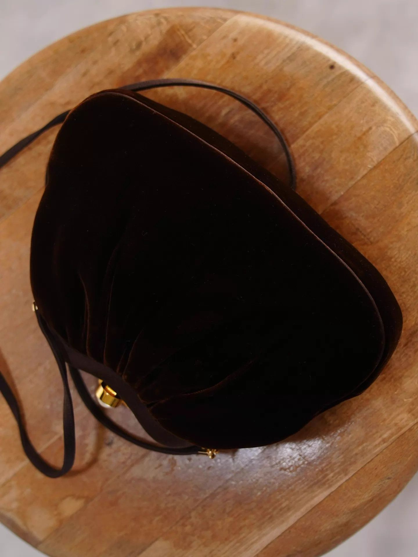 Judith Leiber Judith Leiber Vintage Choc Velvet Rose 2way Clutch Size ONE SIZE - 3 Thumbnail