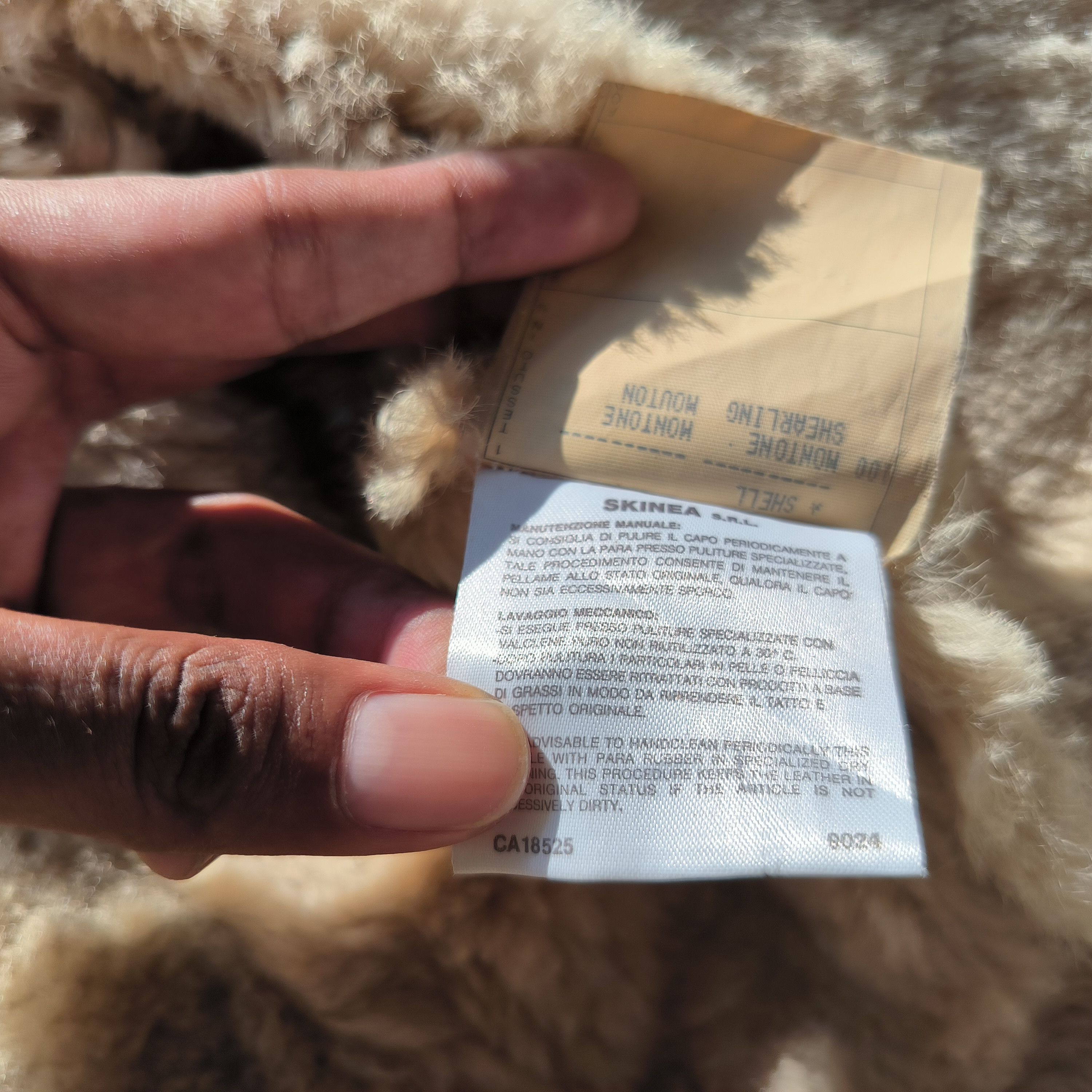 Emporio Armani Vintage 1990s Emporio Armani Leather Jacket Shearling Fur Size M / US 6-8 / IT 42-44 - 10 Thumbnail