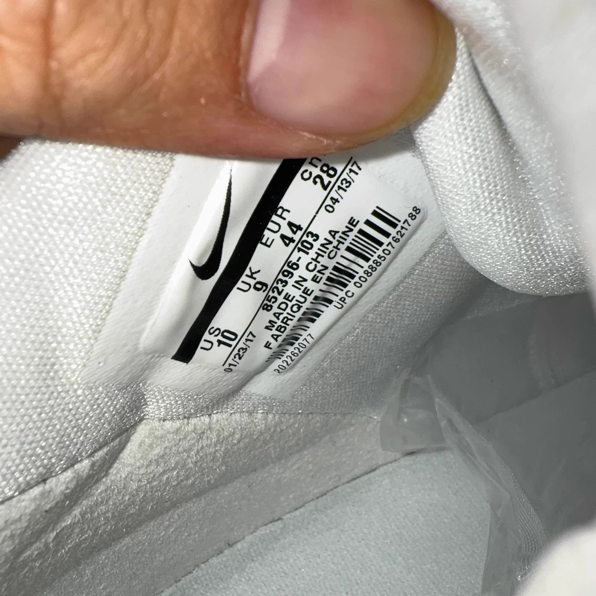 Nike Nike Kyrie 4 White 44 Size US 11 / EU 44 - 6 Thumbnail