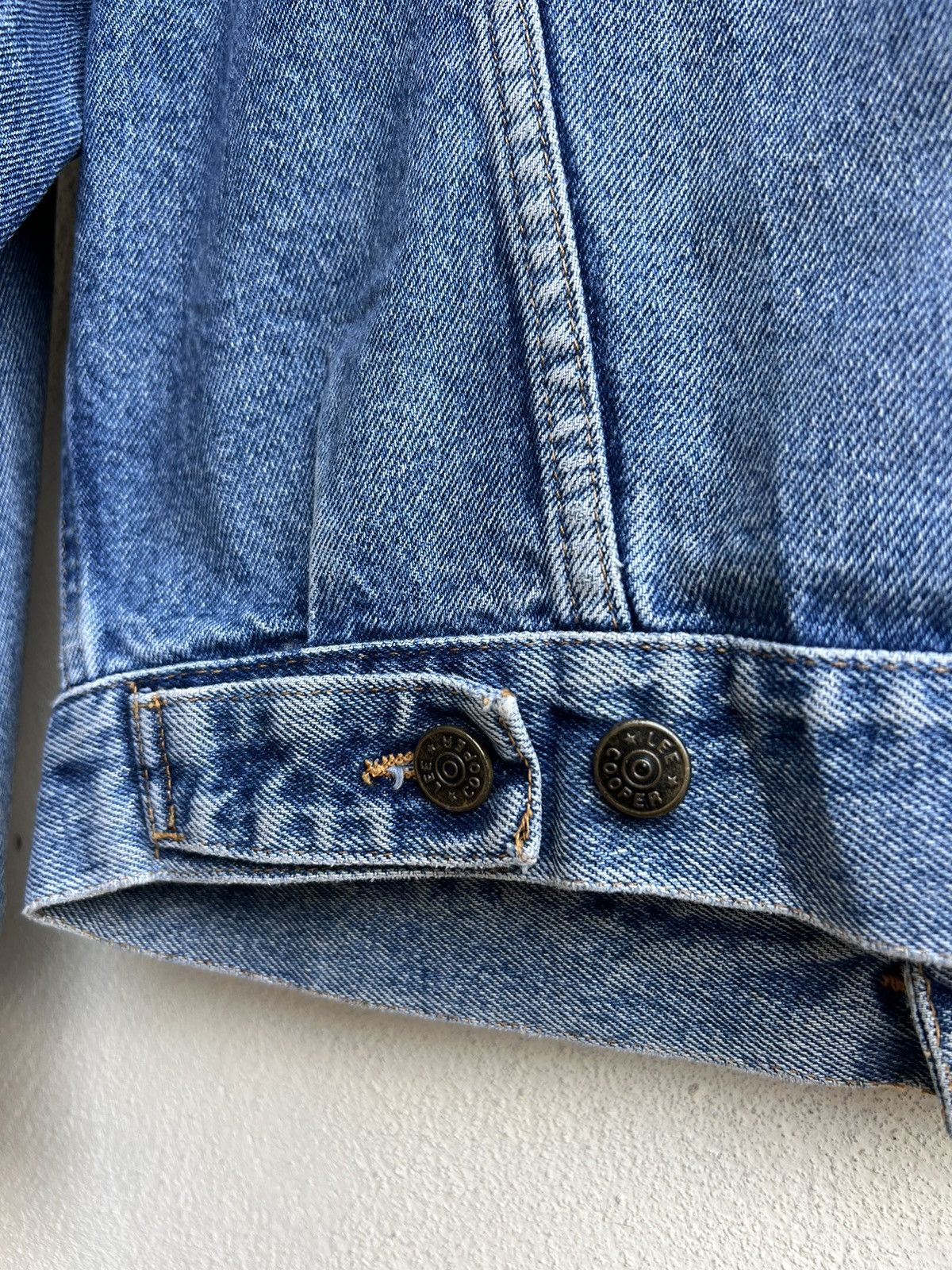 Vintage VTG 80s 90s Lee Cooper Distress Fade Denim Trucker Jacket Size US L / EU 52-54 / 3 - 19 Thumbnail
