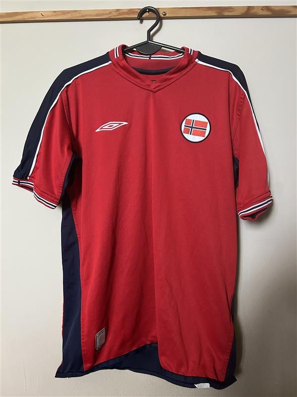 Umbro Vintage NORWAY - Umbro - 2003/2005 - M - UNIQUE Size US M / EU 48-50 / 2 - 1 Thumbnail