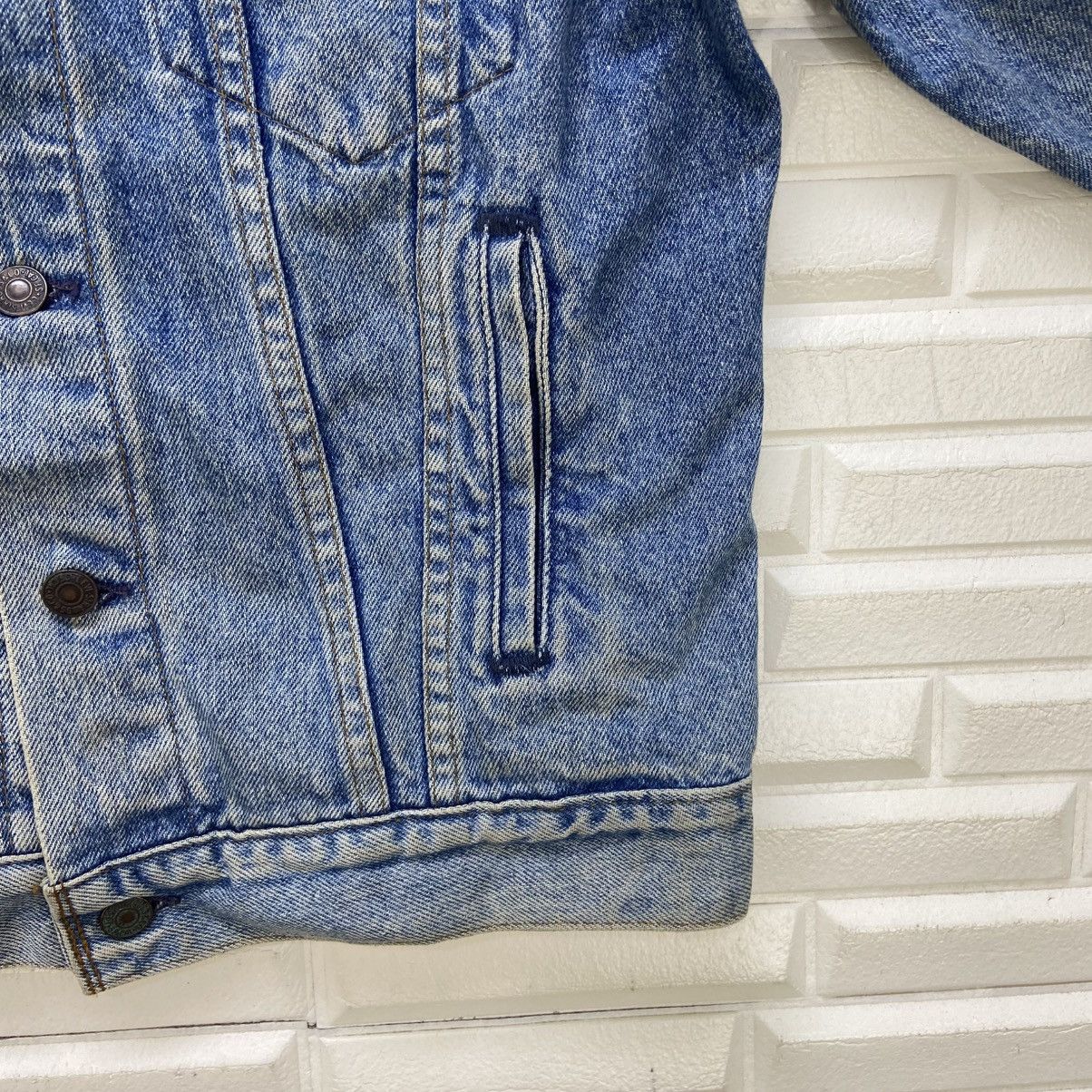 Levi's Vintage Clothing Vintage Levi’s Made in USA #523 Denim Trucker Jacket Size US S / EU 44-46 / 1 - 16 Thumbnail
