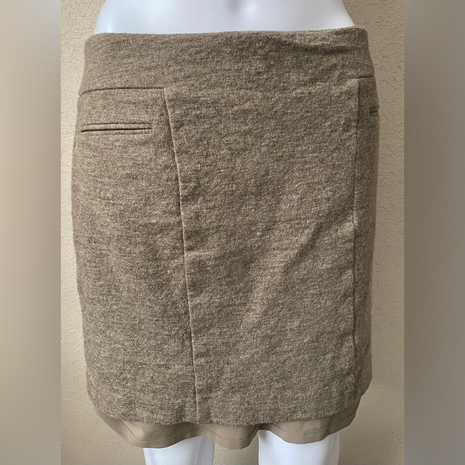 Ann Taylor Ann Taylor | Wool Back Zip A-Line Lined Career Skirt | 6 Size 28" / US 6 / IT 42 - 1 Thumbnail
