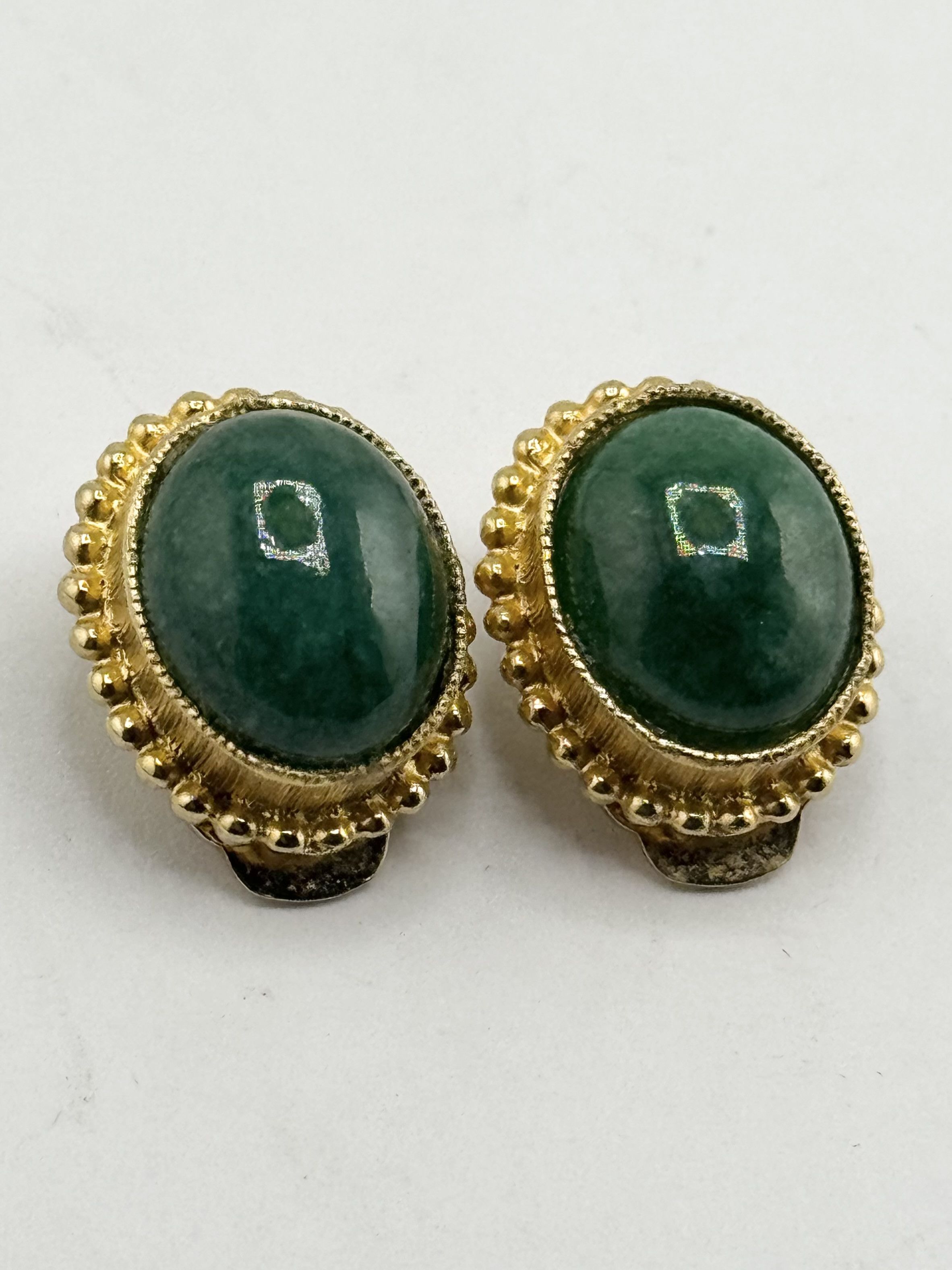 Vintage Vintage green jadeite stone clip on earrings Size ONE SIZE - 2 Thumbnail