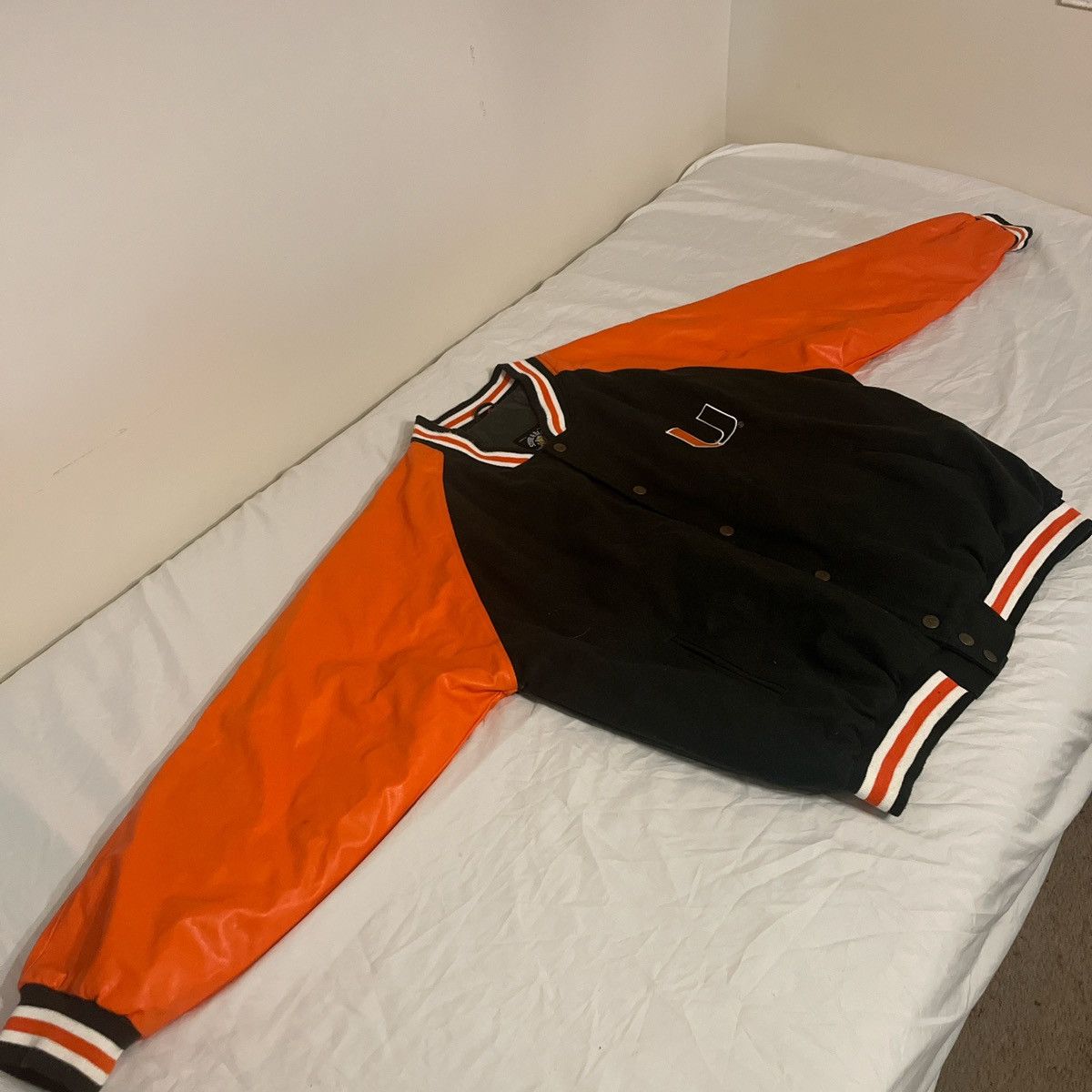 Steve And Barrys Miami Hurricanes Varsity Jacket Steve and Barry’s Size XL Size US XL / EU 56 / 4 - 5 Thumbnail