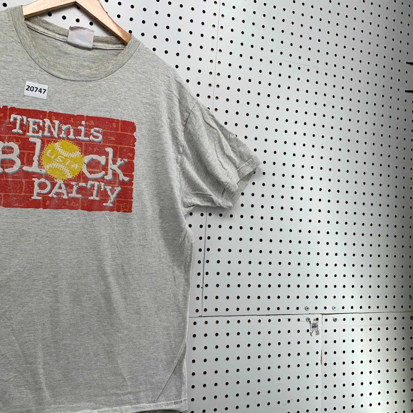 Vintage VINTAGE USTA Shirt Mens Large Gray Short Sleeve Tennis Block Party Shirt 90s Sports Mens Size US L / EU 52-54 / 3 - 4 Thumbnail