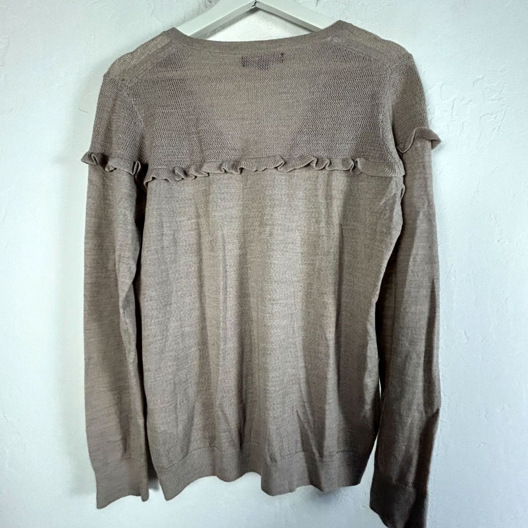 Banana Republic Banana Republic Womens Merino Wool Knit V-Neck Sweater Ruffle Trim Beige Large Size L / US 10 / IT 46 - 2 Thumbnail