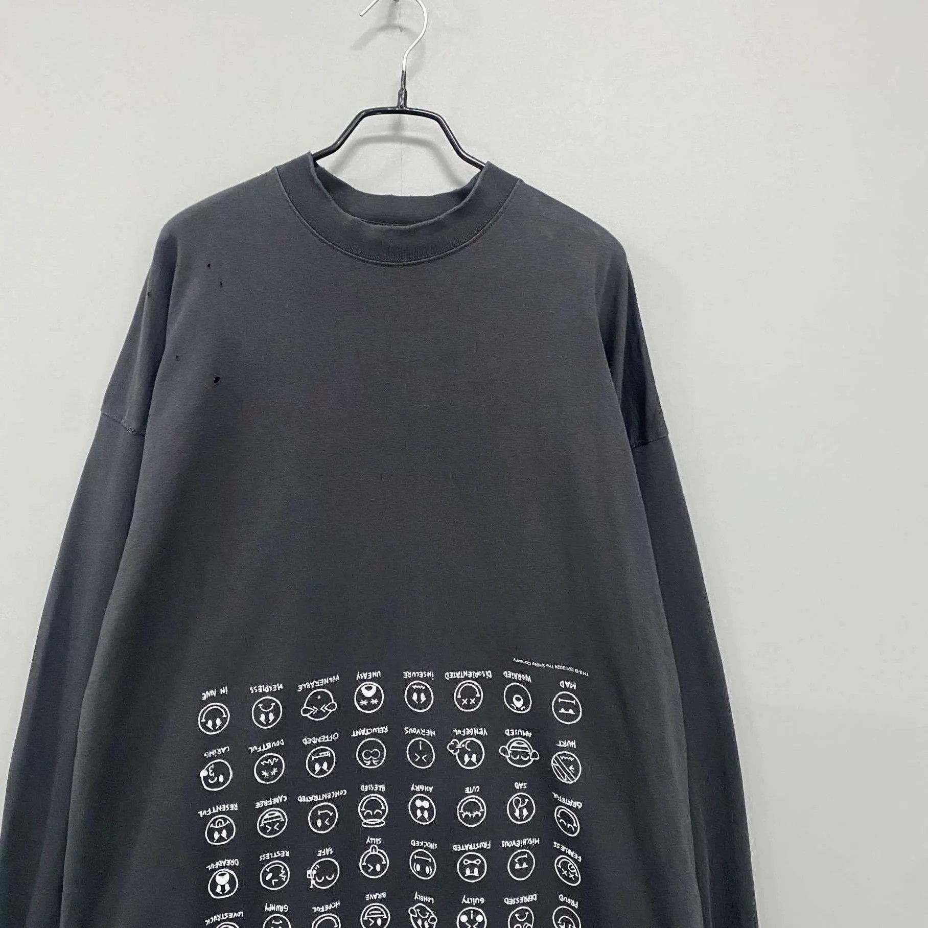 Balenciaga Balenciaga Distressed Meme Print Sweatshirt Size 2 Size US M / EU 48-50 / 2 - 2 Thumbnail