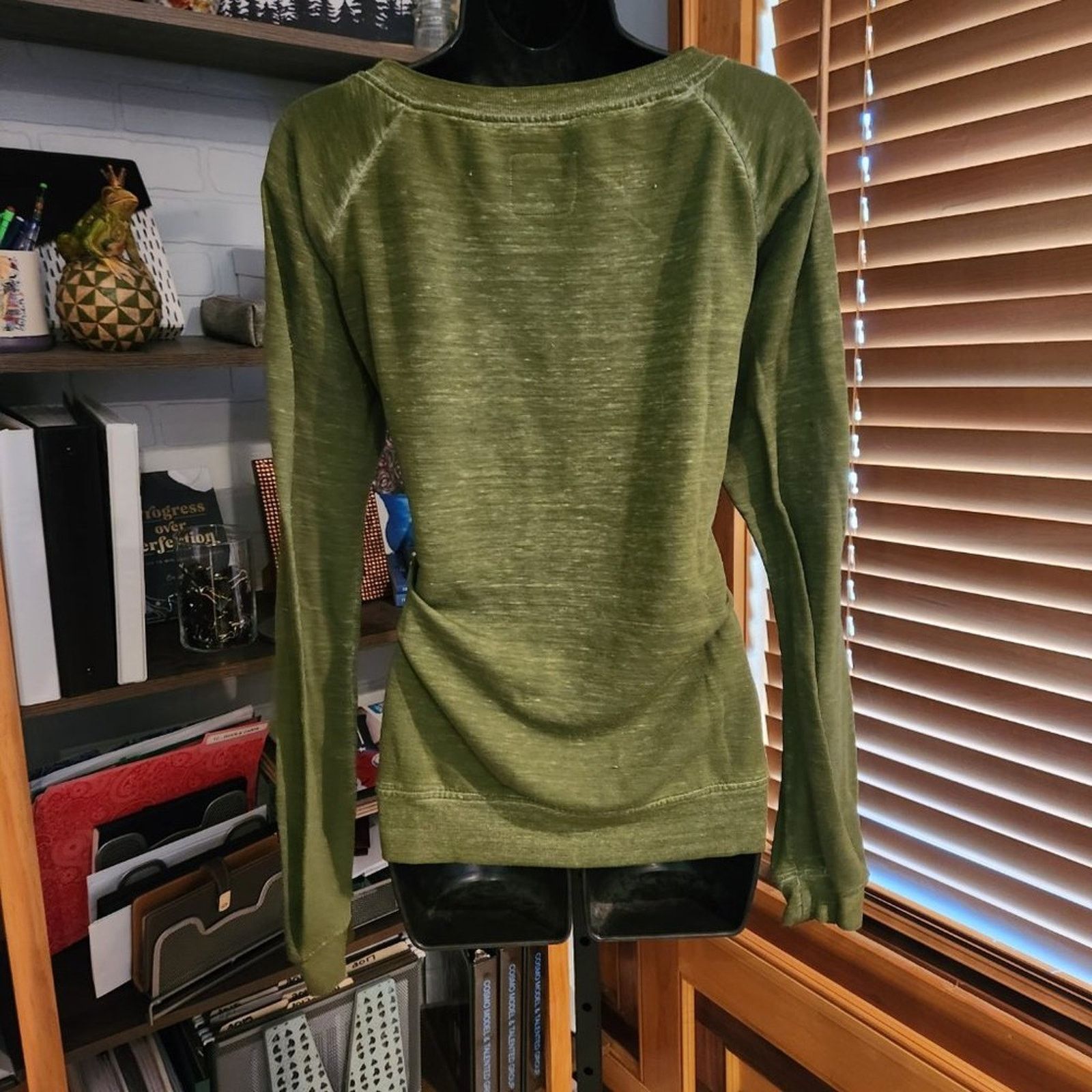 Other Distressed Long Sleeved Crew Neck from Central Park Size L / US 10 / IT 46 - 2 Thumbnail