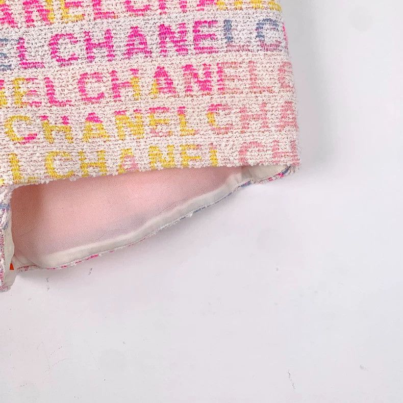 Chanel Chanel Pink logo jacquard full-print tweed casual shorts 25 Size 42" / US 20 - 5 Thumbnail