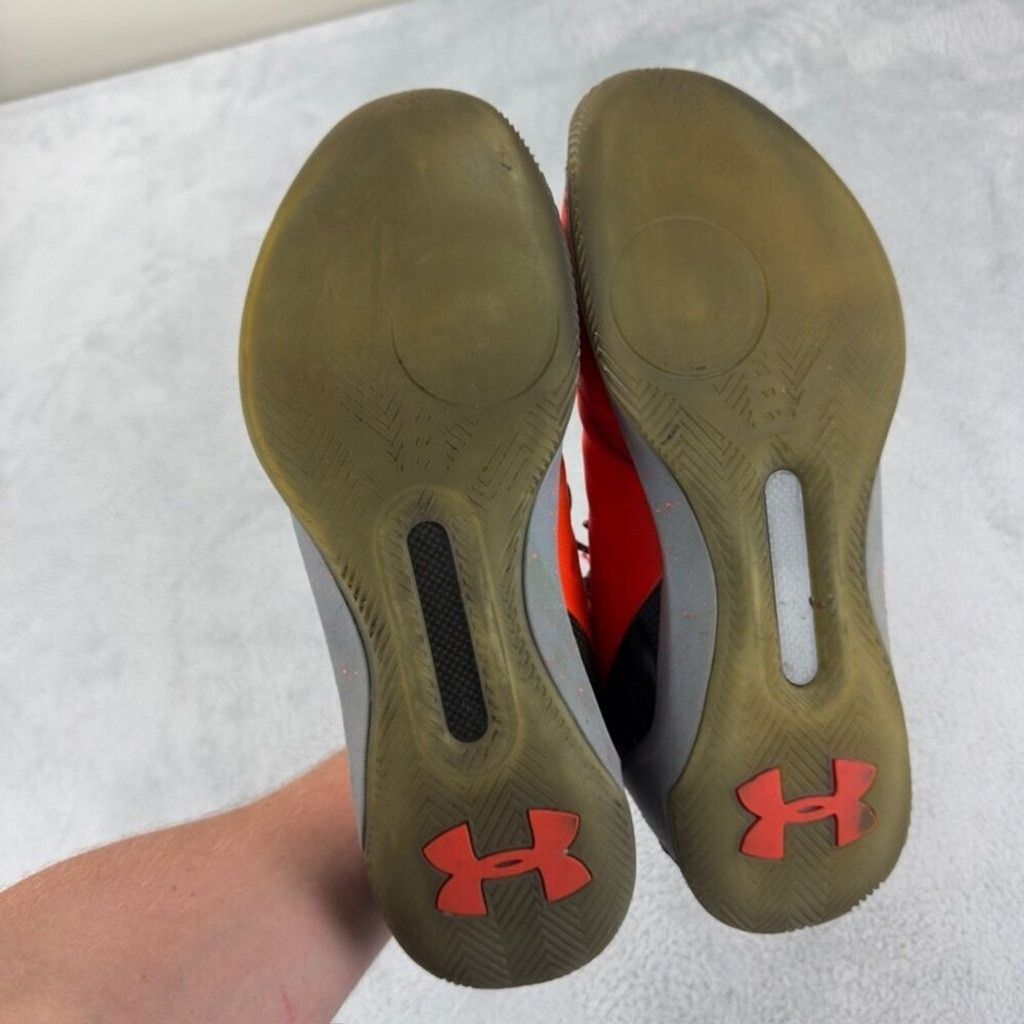 Under Armour Under Armour Men’s Size 13 US/12 UK/47.5 EU Curry 3 Bolt Ora Size US 13 / EU 46 - 4 Thumbnail