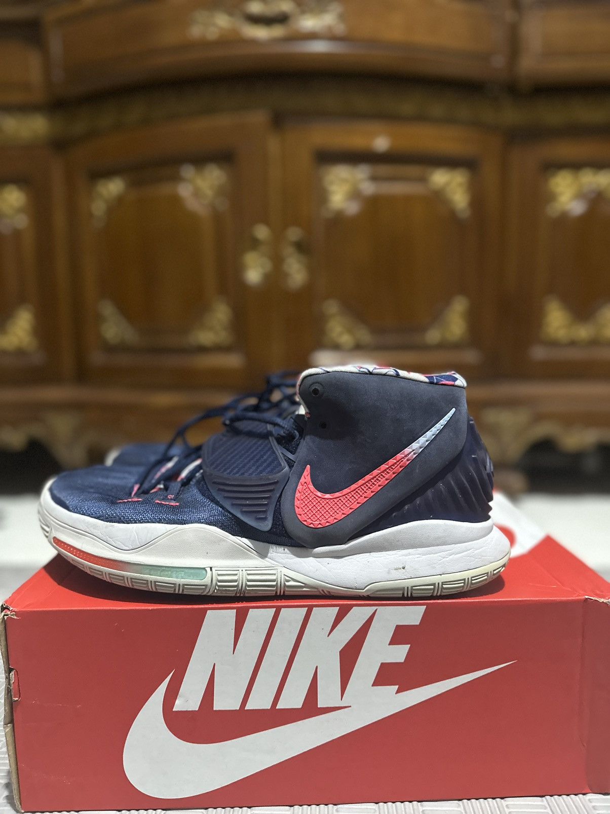 Nike Kyrie 6 EP USA Size US 10.5 / EU 43-44 - 2 Thumbnail