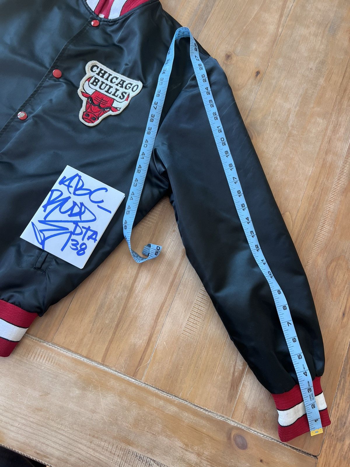 NBA Vintage 80’s/90’s Satin Bulls Jacket M Size US M / EU 48-50 / 2 - 9 Thumbnail