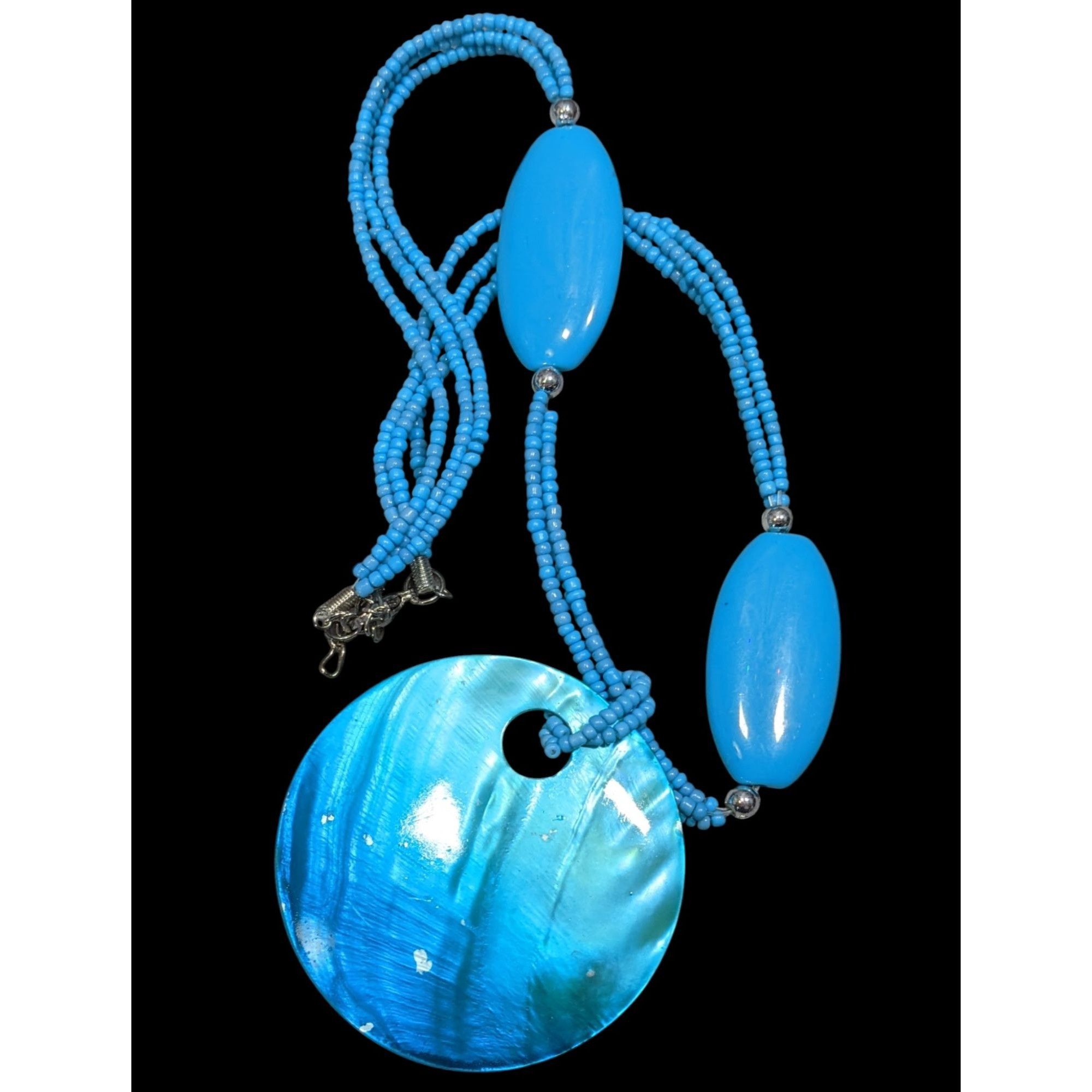 Other Beachy Mermaidcore Beaded Necklace With Large Dyed Shell Pen Size ONE SIZE - 1 Thumbnail