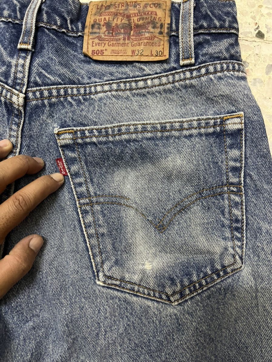 Levi's Vintage Levi’s 505 distressed 90s light blue wash jeans Size US 32 / EU 48 - 5 Thumbnail