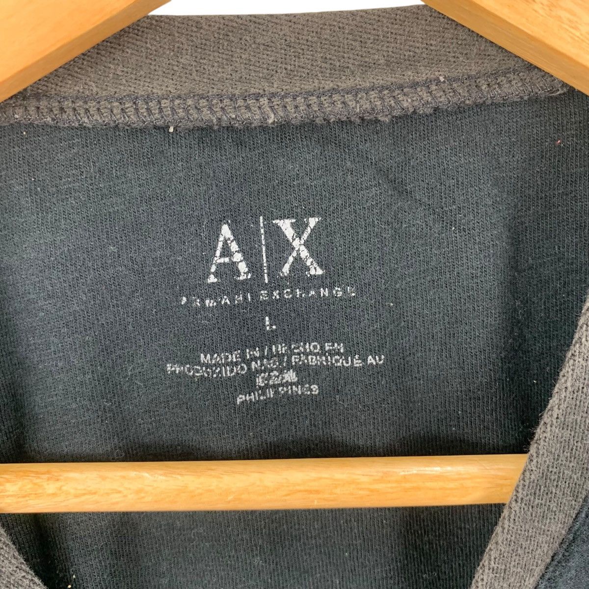 Armani Exchange ARMANI EXCHANGE AX Eagle Crest Logo V Neck Tee Shirt Top Size L / US 10 / IT 46 - 7 Thumbnail