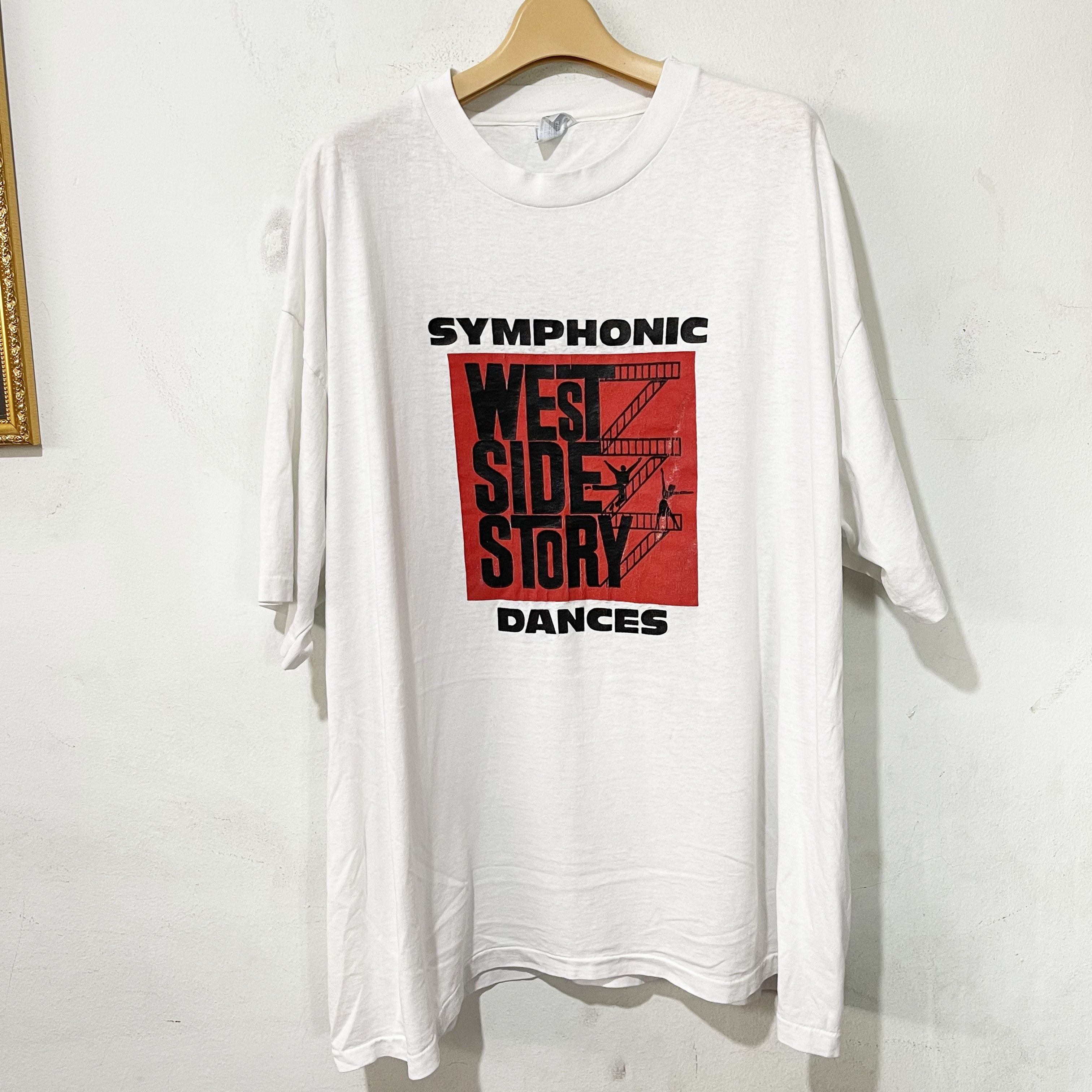 Vintage Vintage 90s Symphonic West Side Story Dances T-Shirt Size US XXL / EU 58 / 5 - 1 Thumbnail