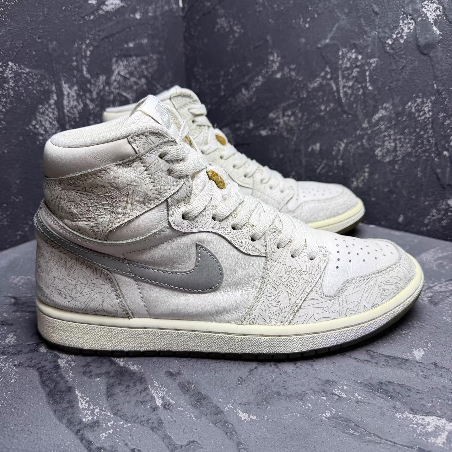 Nike Air Jordan 1 White Laser Q10 Size US 9 / EU 42 - 5 Thumbnail