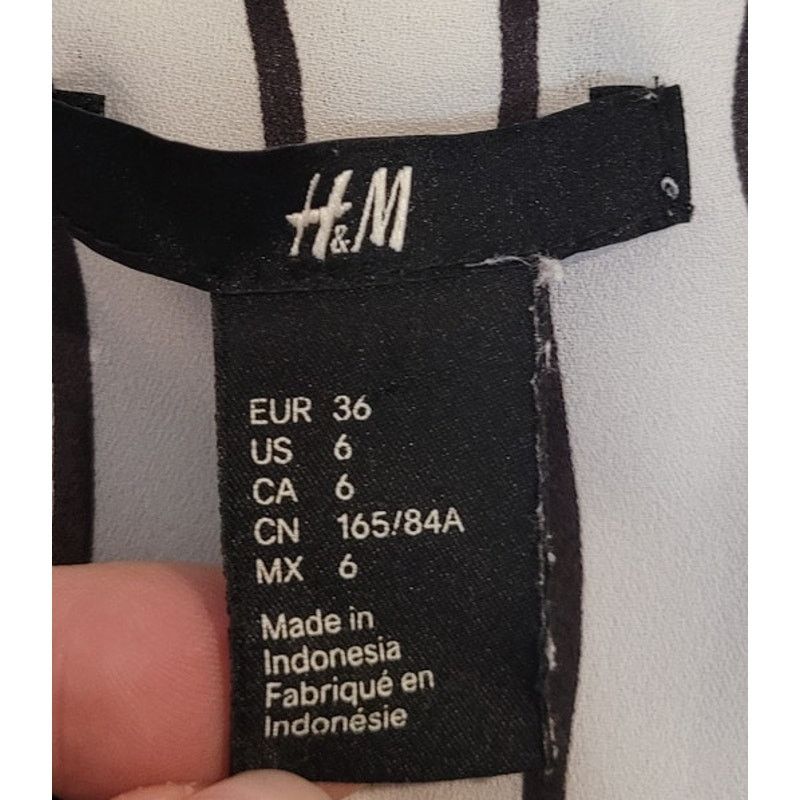 H&M H&M Striped Button Up Blouse Size 6 Roll Tab EUC Size M / US 6-8 / IT 42-44 - 5 Thumbnail