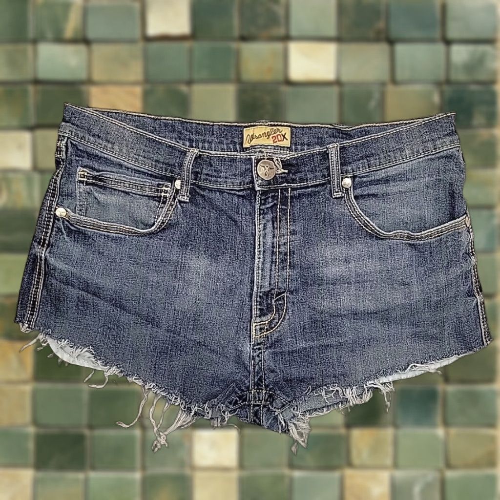 Wrangler Wrangler 20x Shorts Denim 36 Women 90s Y2K Distressed Micro Mini Western Cowboy Denim Shorts Blue Baggy 5-Pocket Womens Size 25" / US 0 / IT 36 - 1 Thumbnail