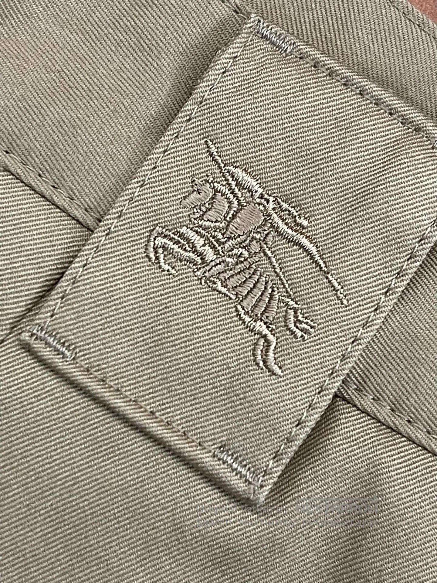 Burberry Burberry SS23 Solid Equestrian Knight Embroidered Shorts Me Size US 35 - 3 Thumbnail