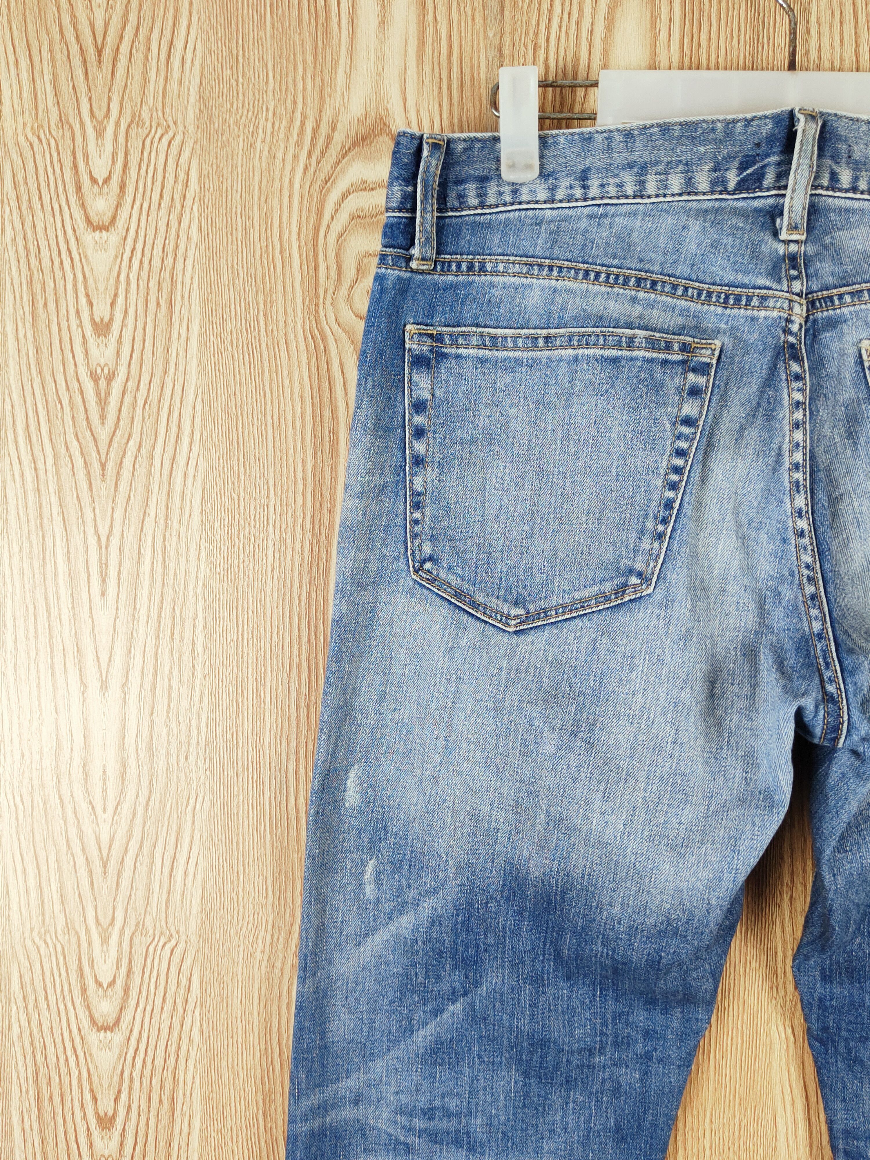Uniqlo × Vintage Vintage Uniqlo Blue Faded Distressed Ripped Jeans Size US 34 / EU 50 - 8 Thumbnail