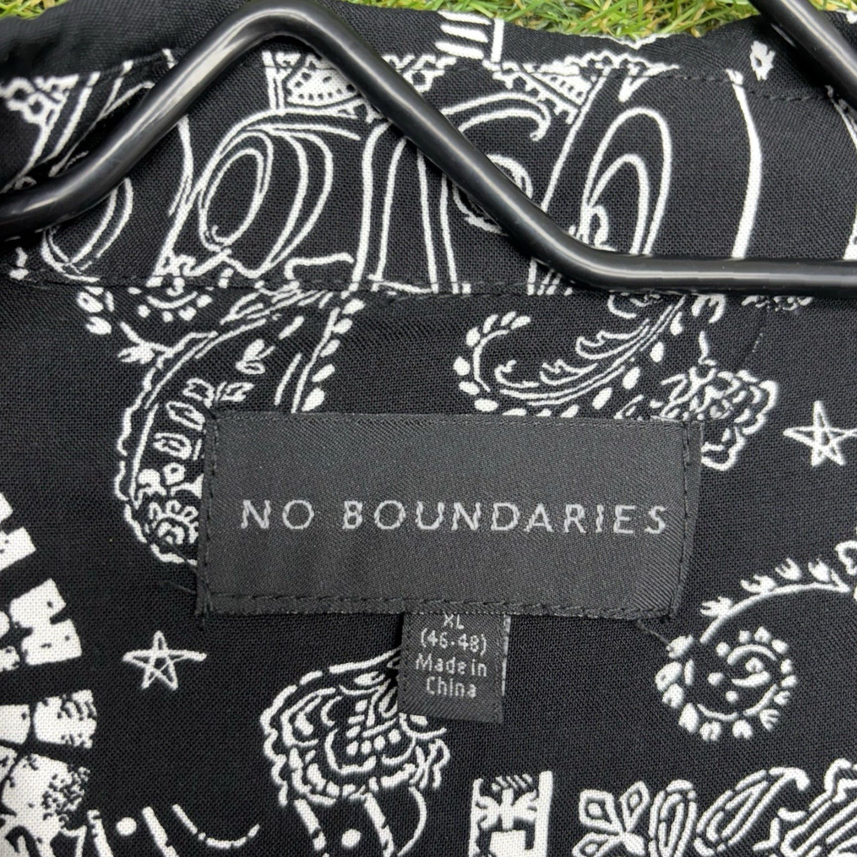 Vintage No Boundaries Button Shirt Mens XL 46-48 Short Sleeve Collared Black Paisley NWT Size US XL / EU 56 / 4 - 5 Thumbnail