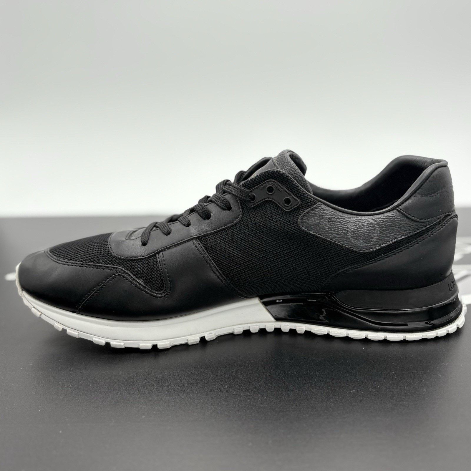Louis Vuitton Louis Vuitton Run Away ' Black White ' | GOOD CONDITION Size US 11 / EU 44 - 4 Thumbnail