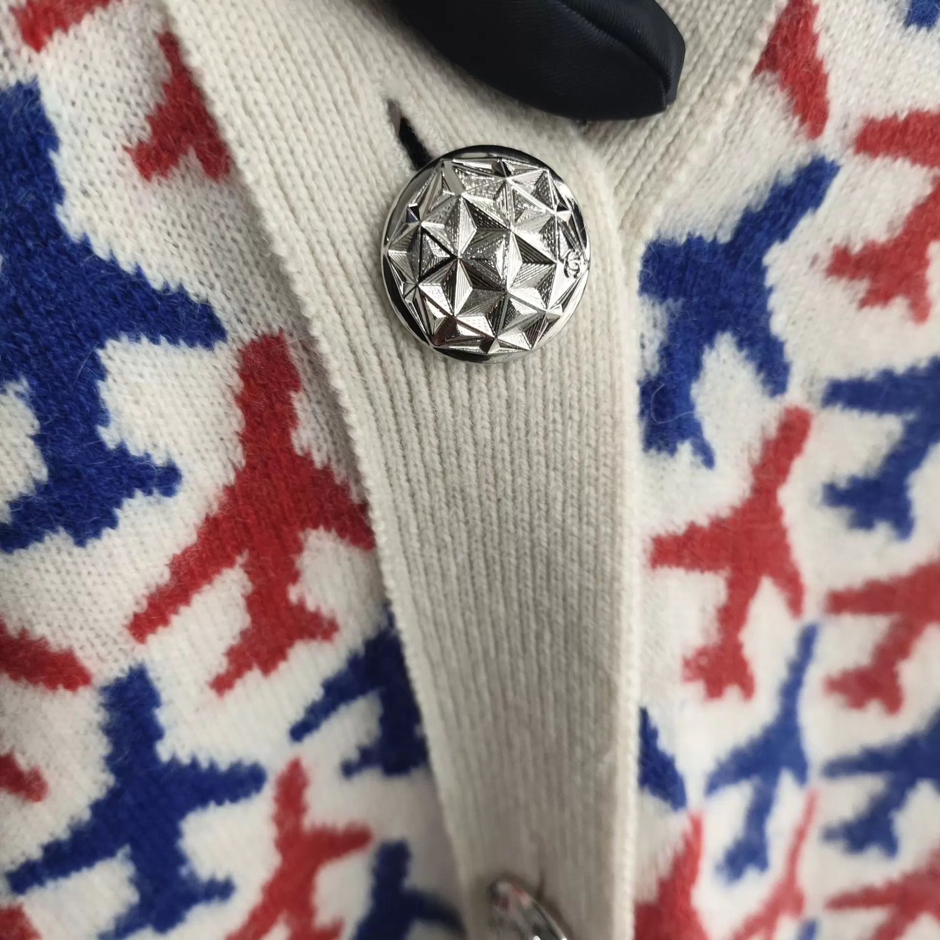 Chanel Chanel Airplane Cardigan 36 250610SCTMM24 Size XS / US 0-2 / IT 36-38 - 3 Thumbnail
