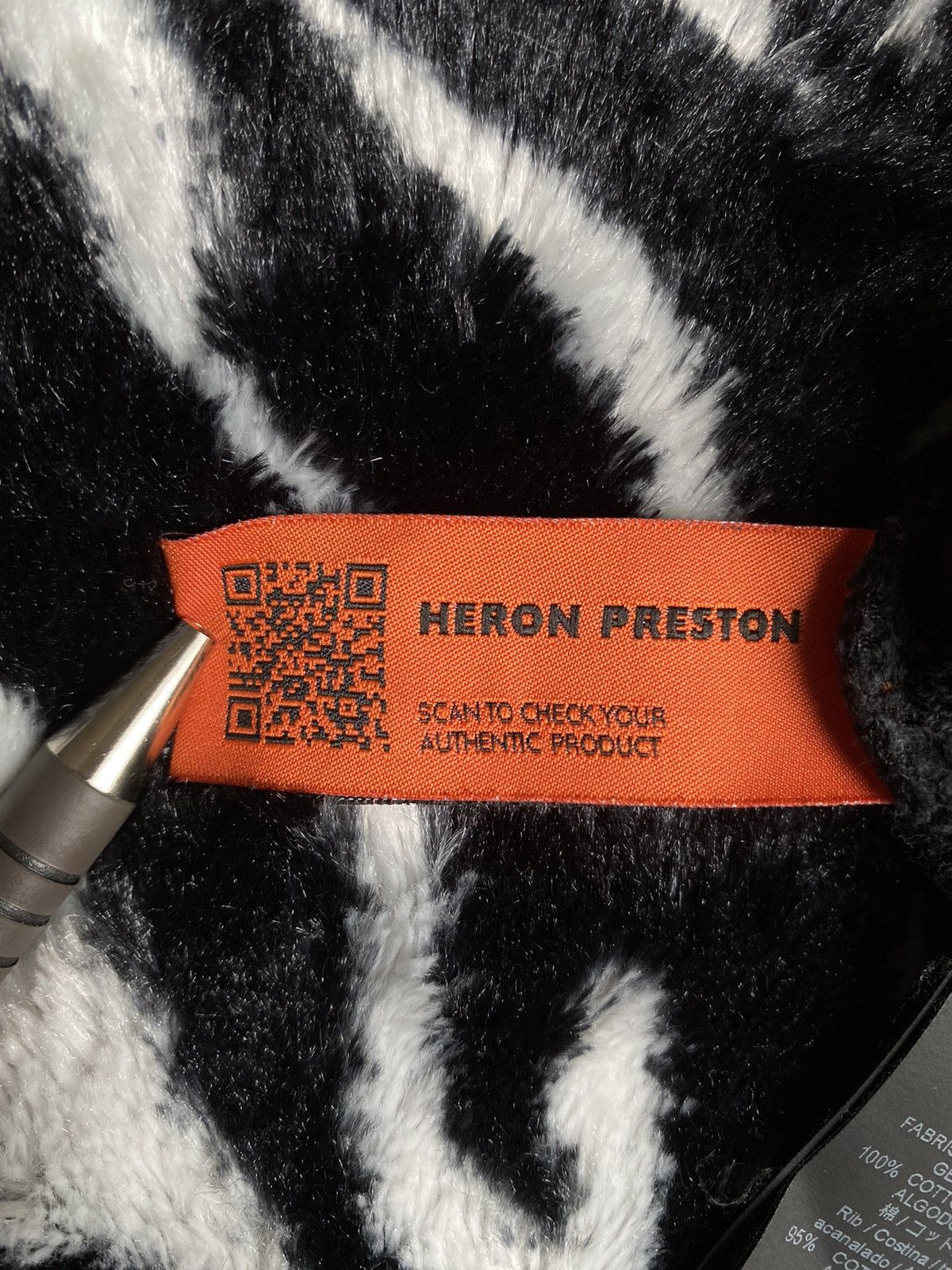 Heron Preston Heron Preston Cropped Sweatshirt with Shoulder Pads Size S / US 4 / IT 40 - 5 Thumbnail