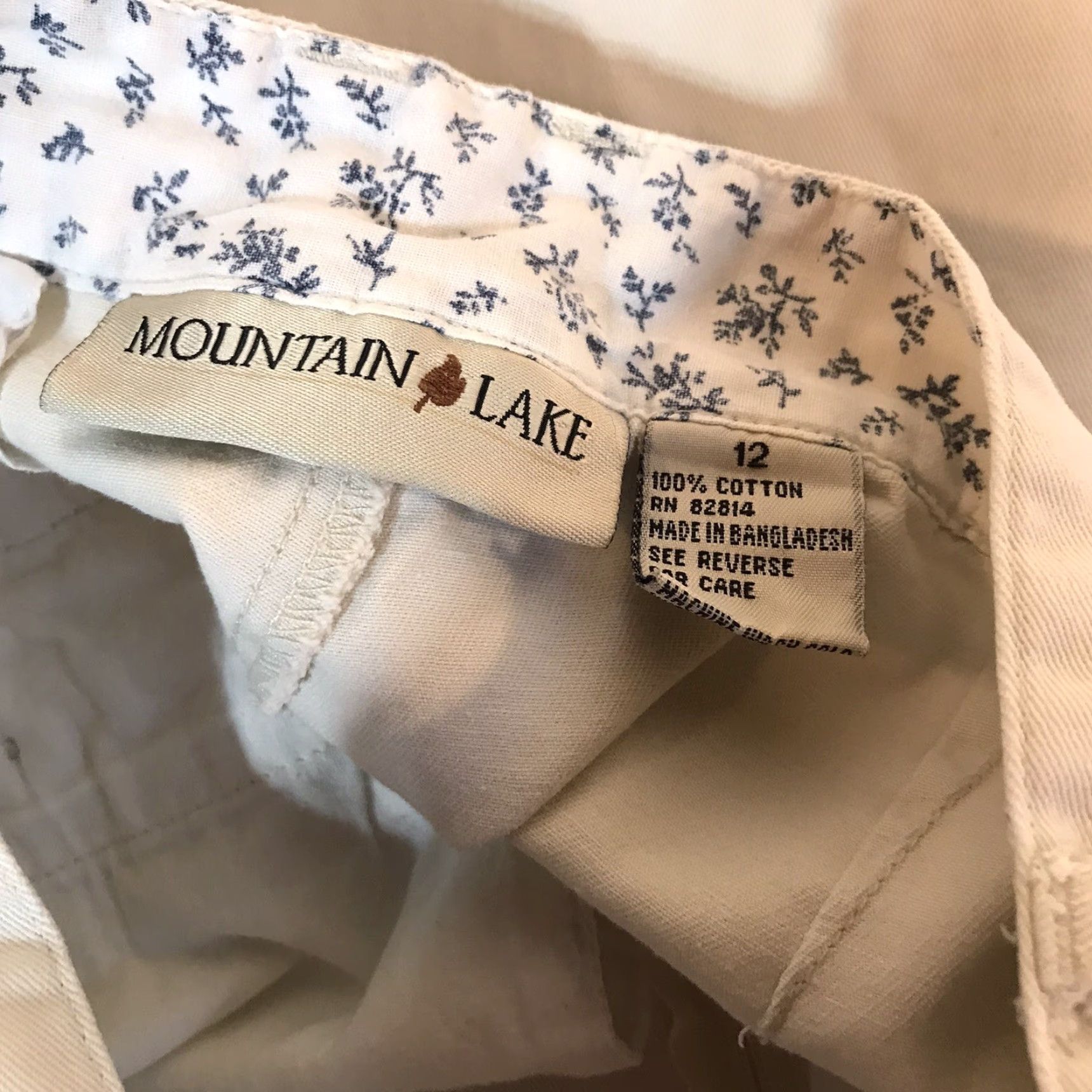 Vintage Mountain Lake Khaki Shorts Womens Size 12 Beige Chino Comfortable Casual Travel Size 34" / US 12 / IT 48 - 3 Thumbnail