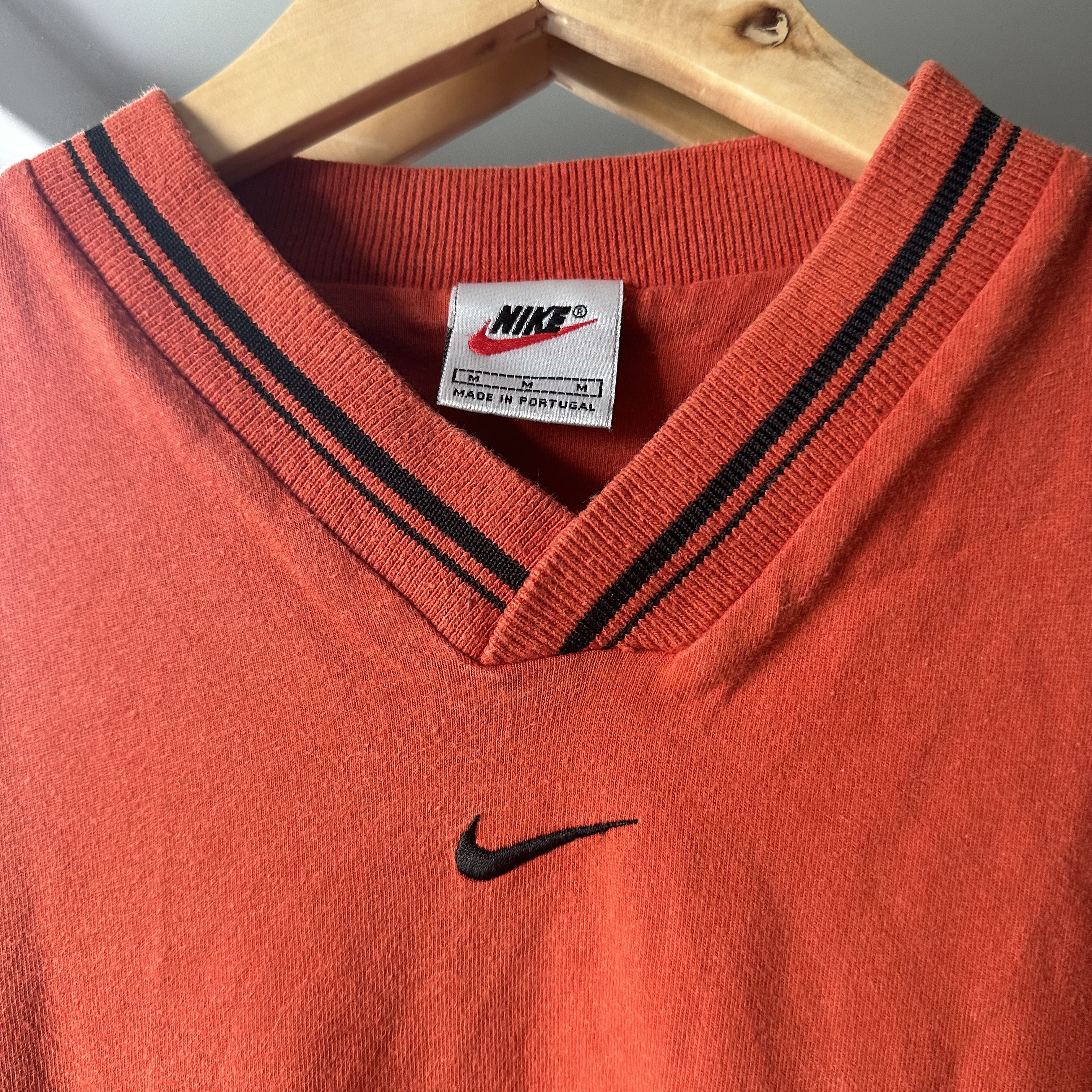 Nike Nike Center Swoosh Logo V Neck Boxy T Shirt Oversize Fit Size US M / EU 48-50 / 2 - 2 Thumbnail