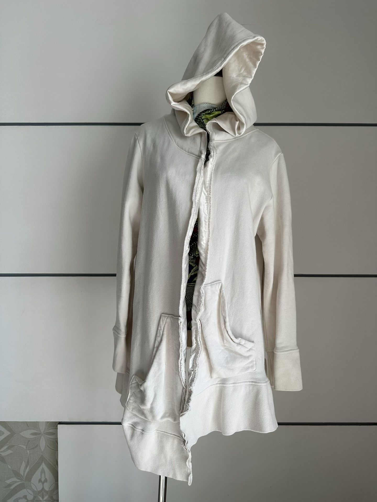 Undercover UNDERCOVER 04SS Languid: Asymmetric hoodie with a seasonal Size M / US 6-8 / IT 42-44 - 2 Thumbnail